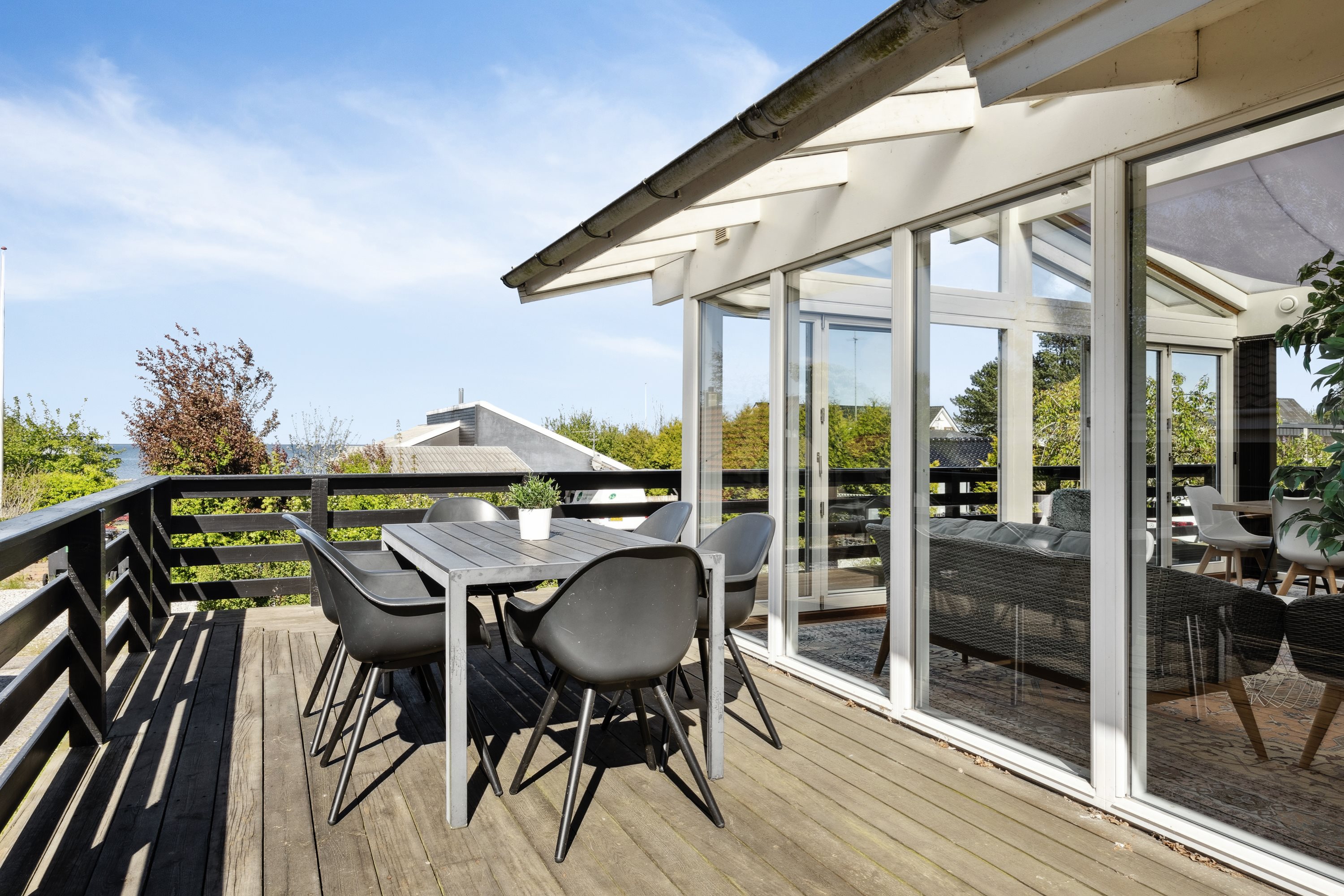 Fremhævet terrasse billede i fuldskærmstilstand. Billede af Brinken 250, 4671 Strøby