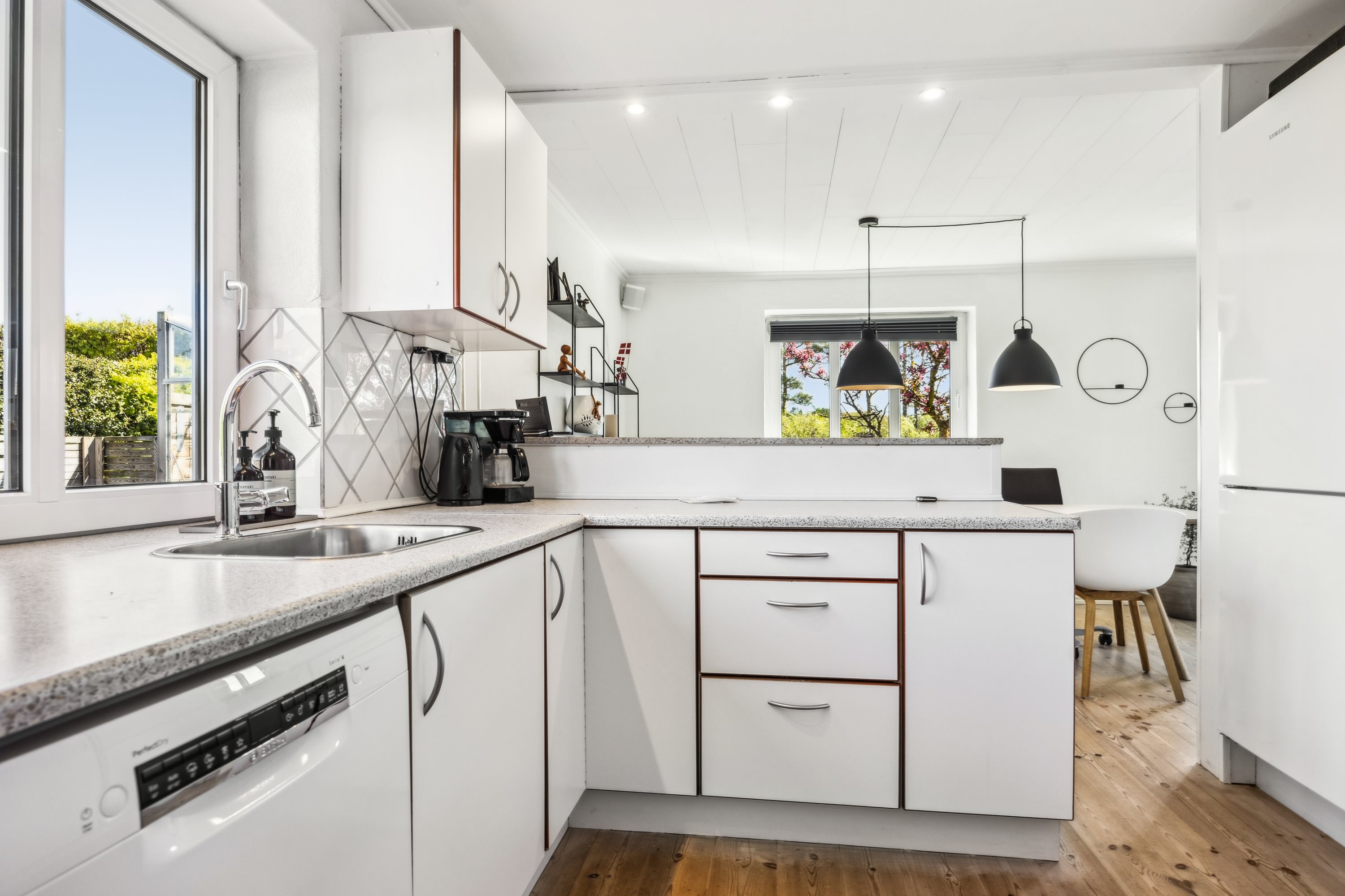 Fremhævet køkken billede i fuldskærmstilstand. Billede af Bakkelyvej 6B, 9380 Vestbjerg