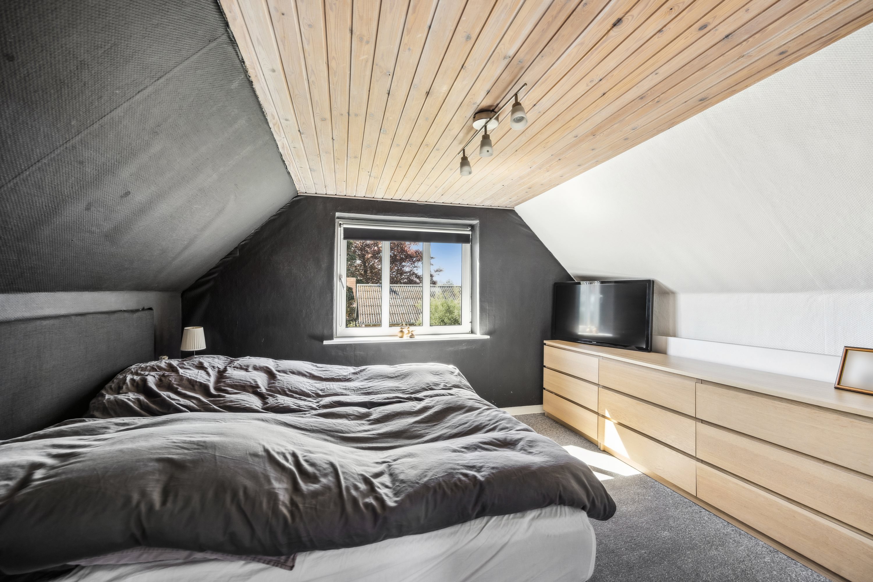 Fremhævet værelse billede i fuldskærmstilstand. Billede af Bakkelyvej 6B, 9380 Vestbjerg