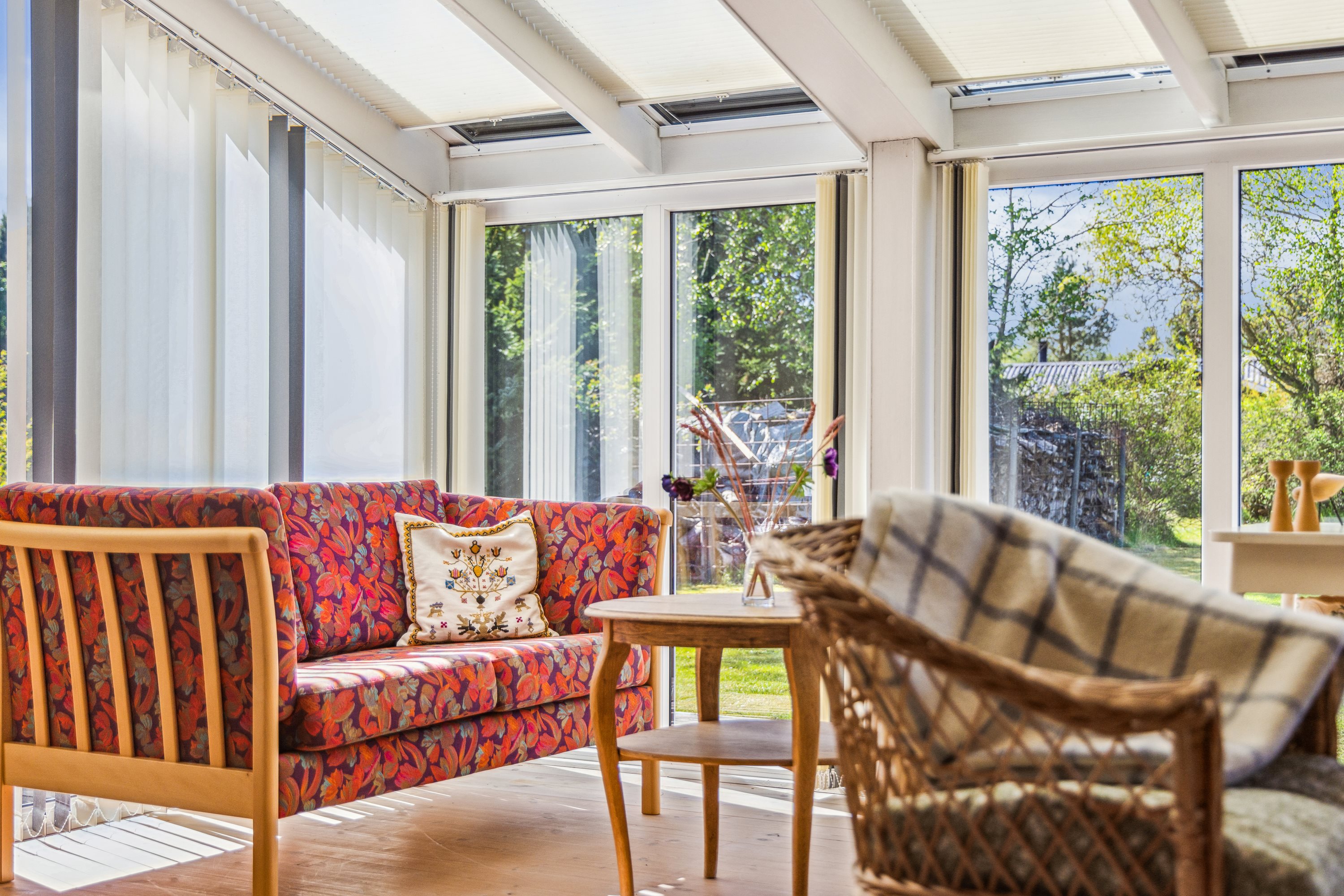 Fremhævet udestue billede i fuldskærmstilstand. Billede af Sommervej 30, 9370 Hals