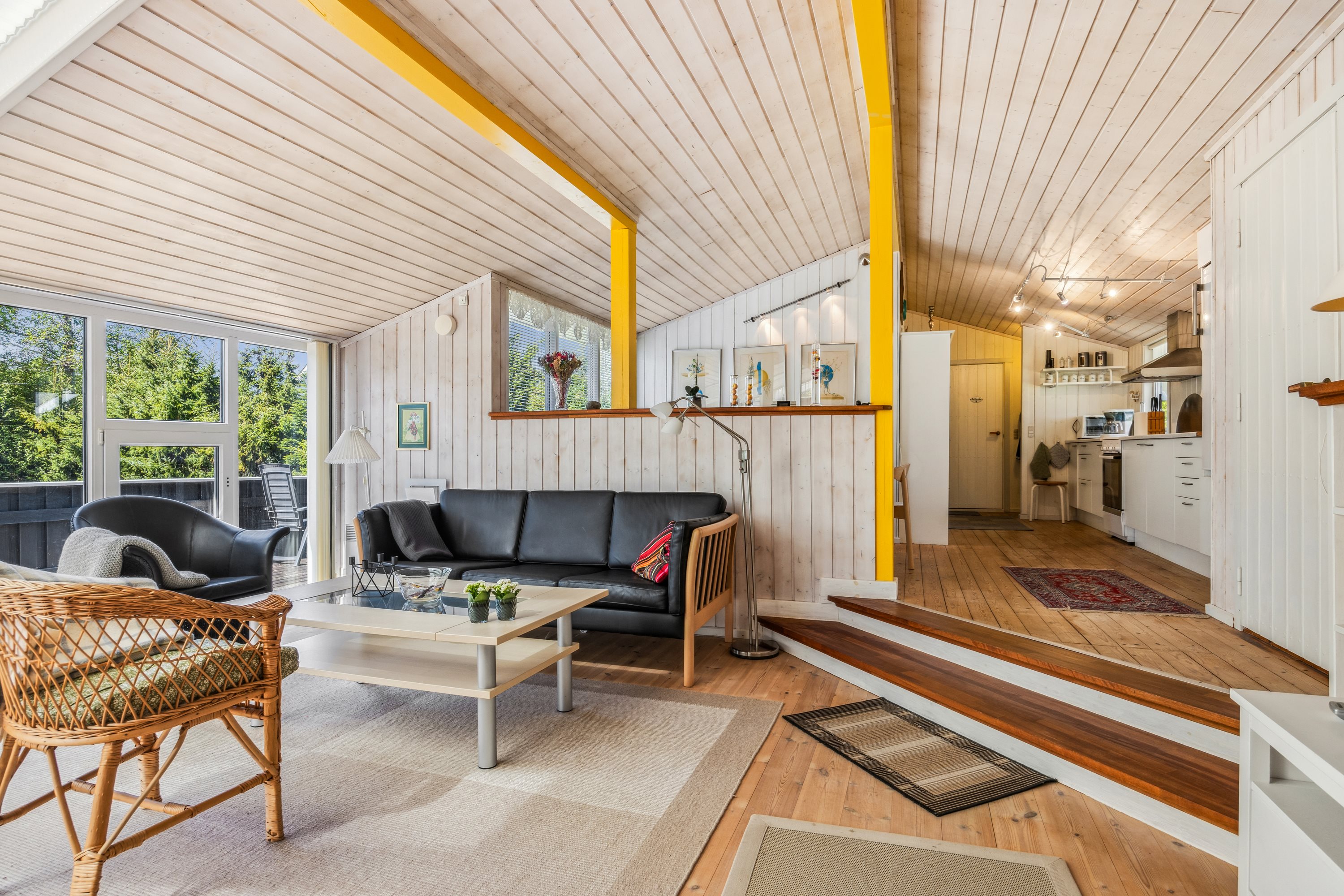 Fremhævet stue billede i fuldskærmstilstand. Billede af Sommervej 30, 9370 Hals