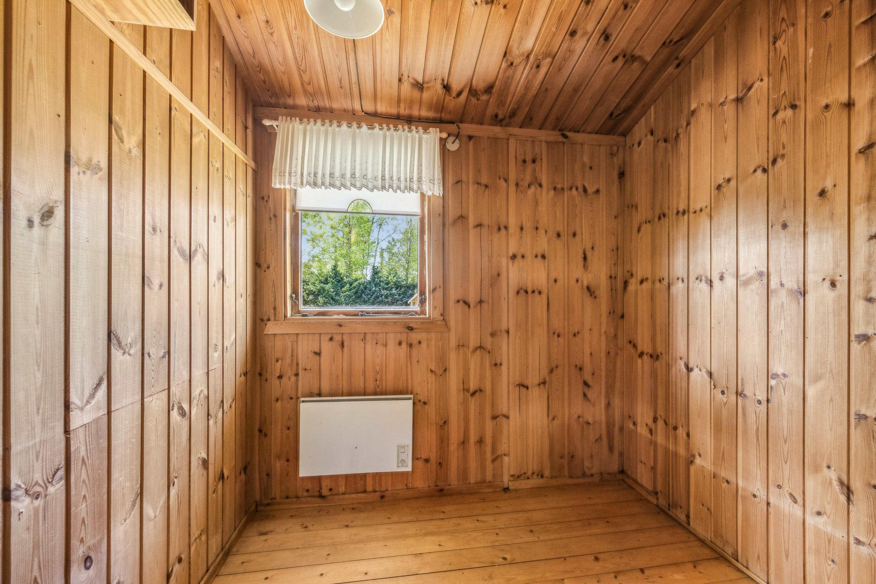 Fremhævet værelse billede i fuldskærmstilstand. Billede af Sommervej 30, 9370 Hals