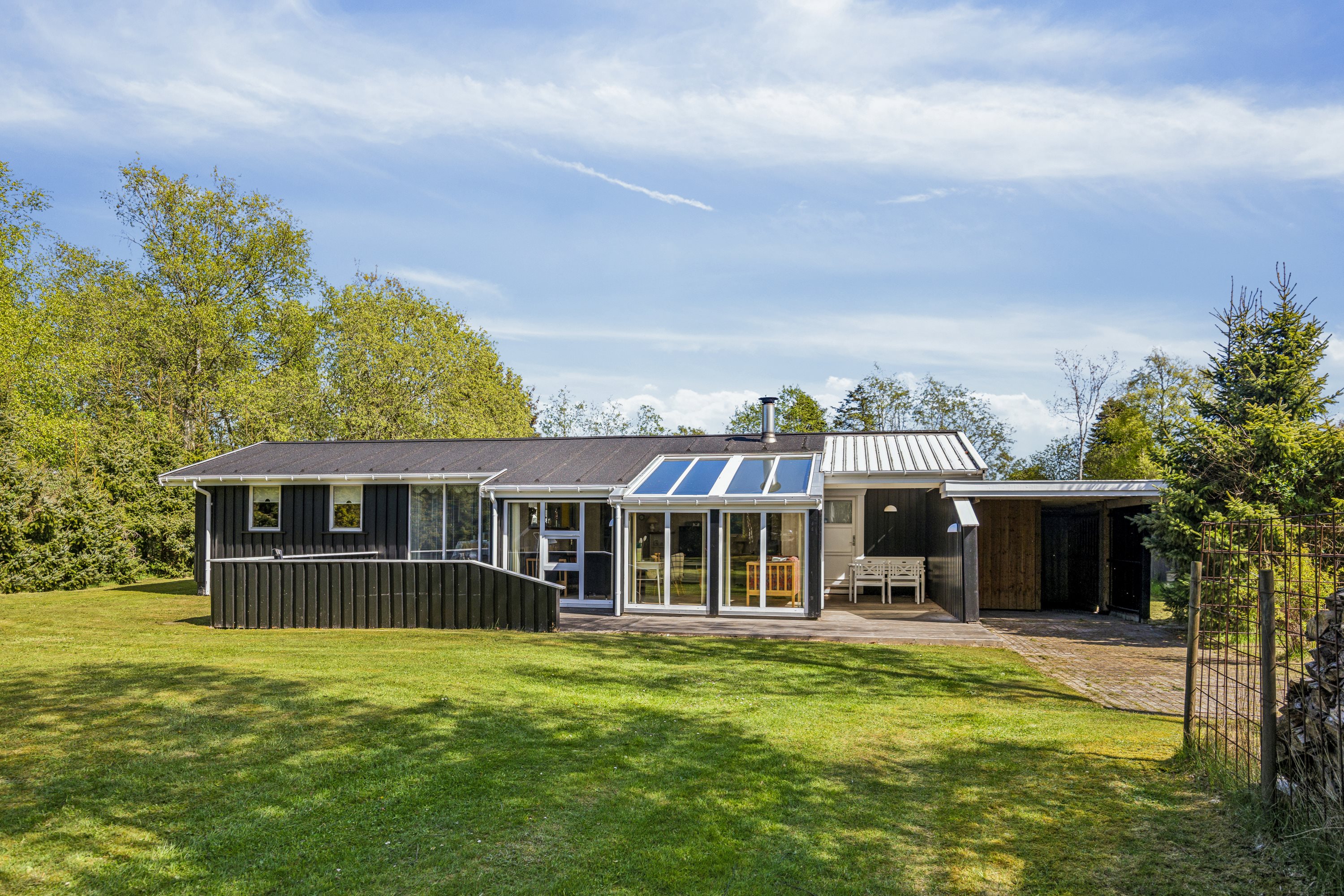 Fremhævet ejendom 1 billede i fuldskærmstilstand. Billede af Sommervej 30, 9370 Hals