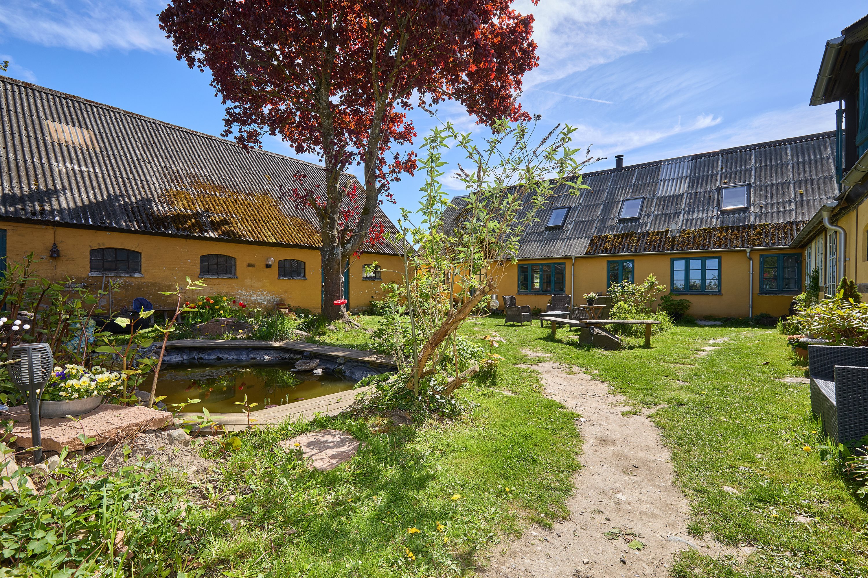 Fremhævet gårdsplads billede i fuldskærmstilstand. Billede af Østergaardsvej 9A, Dalby, 3630 Jægerspris