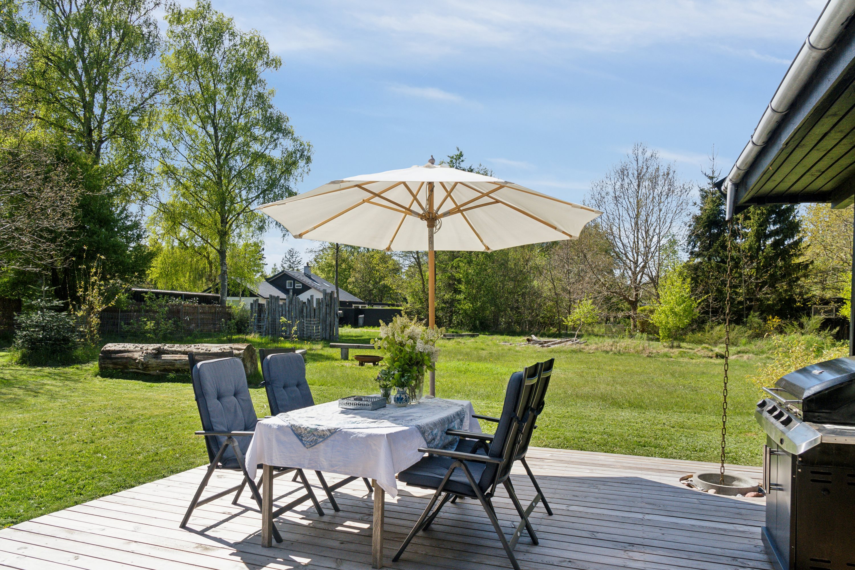 Fremhævet terrasse billede i fuldskærmstilstand. Billede af Lisbeths Vænge 3, Tibirke Sand, 3300 Frederiksværk