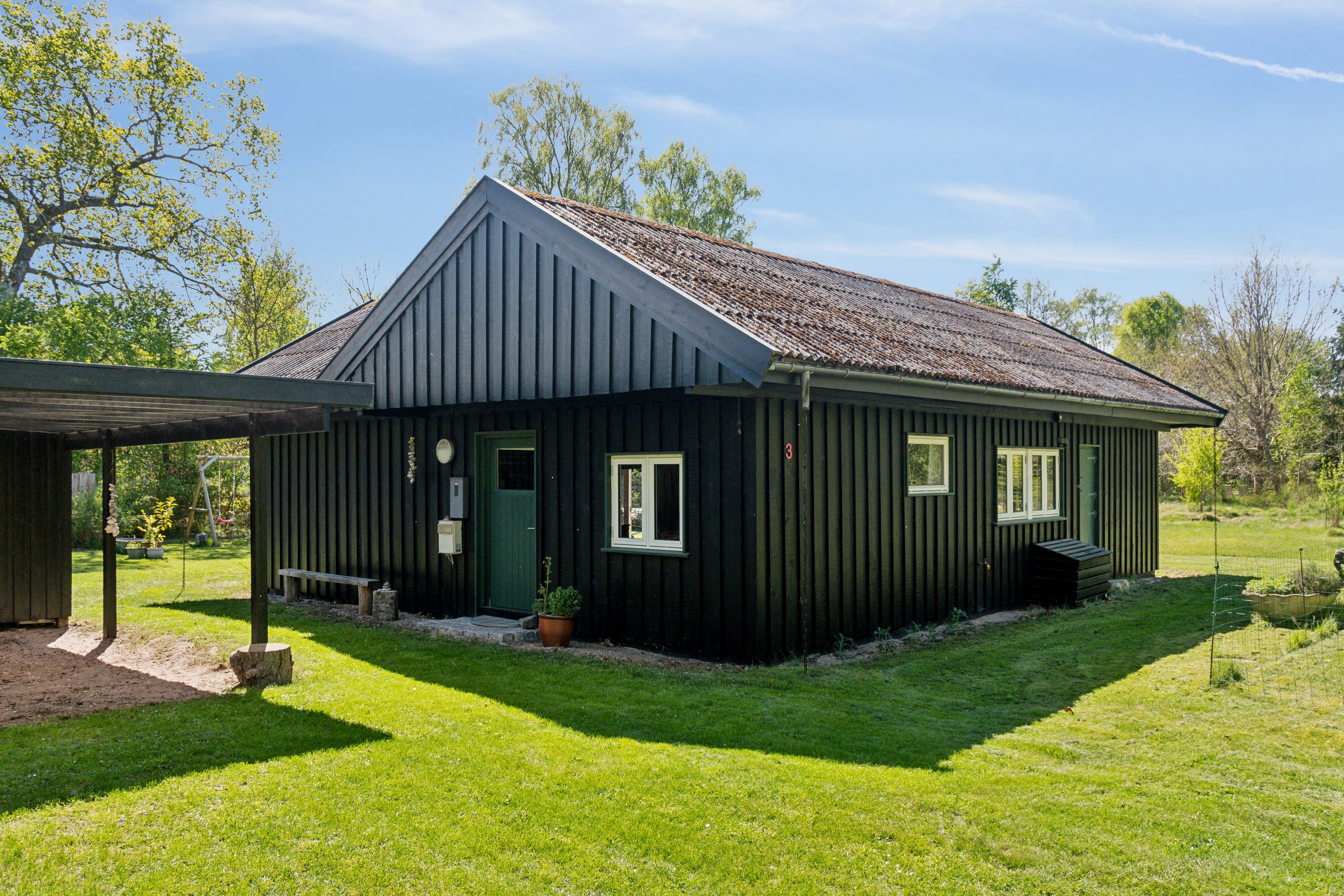 Fremhævet set fra haven billede i fuldskærmstilstand. Billede af Lisbeths Vænge 3, Tibirke Sand, 3300 Frederiksværk