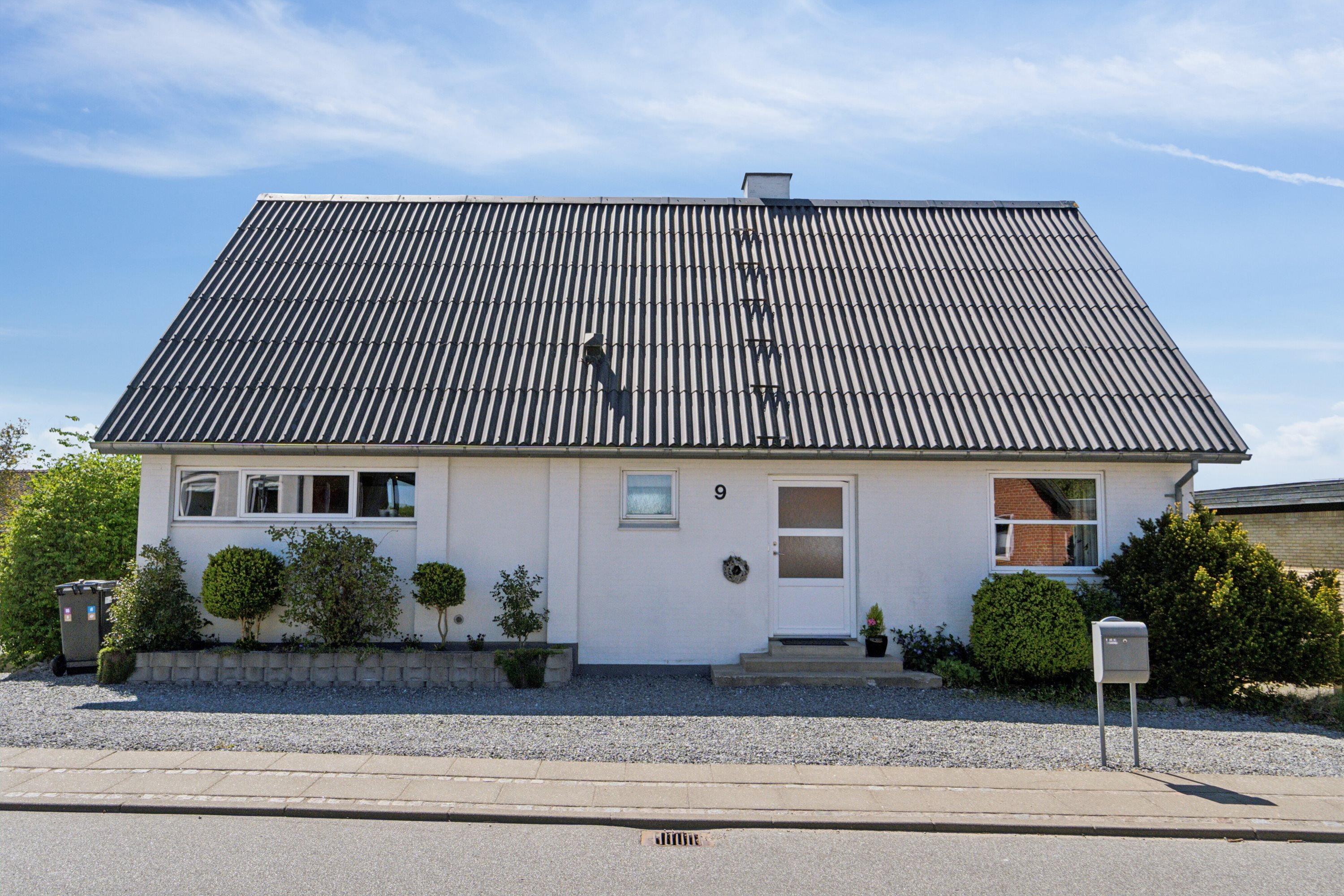 Fremhævet set fra vejen billede i fuldskærmstilstand. Billede af Borgergade 9, Koldby, 7752 Snedsted