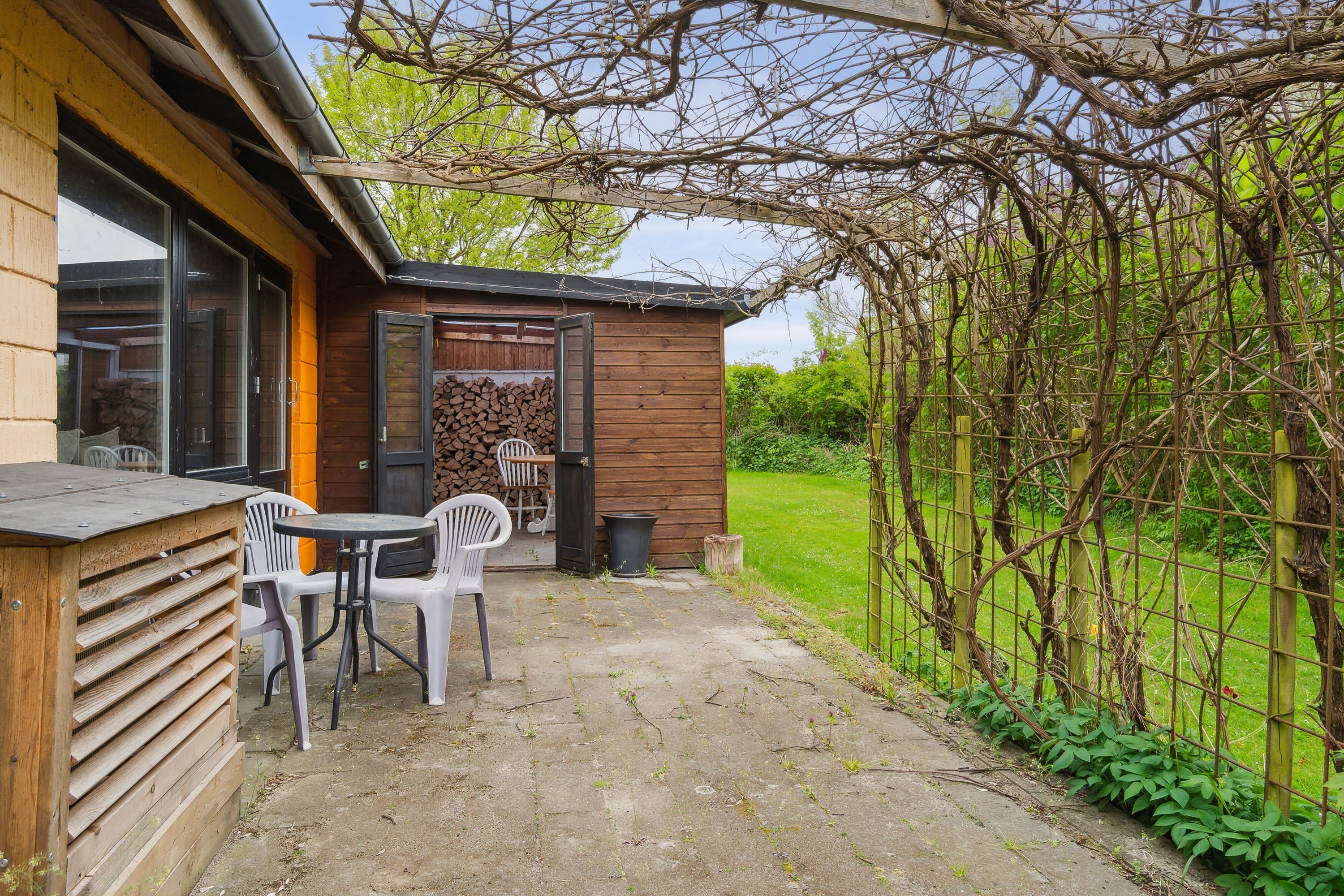 Fremhævet overdækket terrasse billede i fuldskærmstilstand. Billede af Svinøvestervej 7, 4750 Lundby