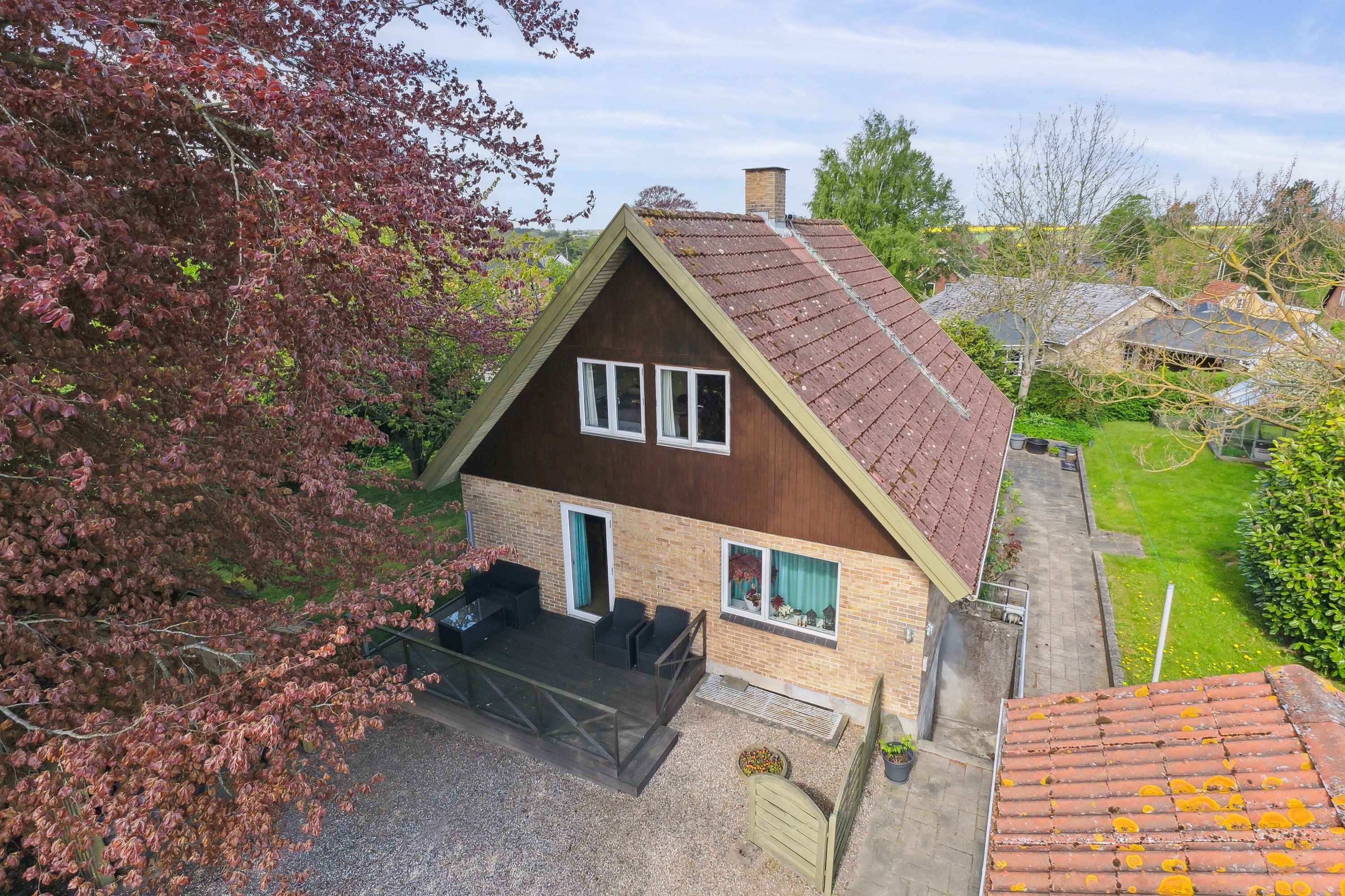 Fremhævet set fra vejen billede i fuldskærmstilstand. Billede af Kirkegade 5, 5884 Gudme