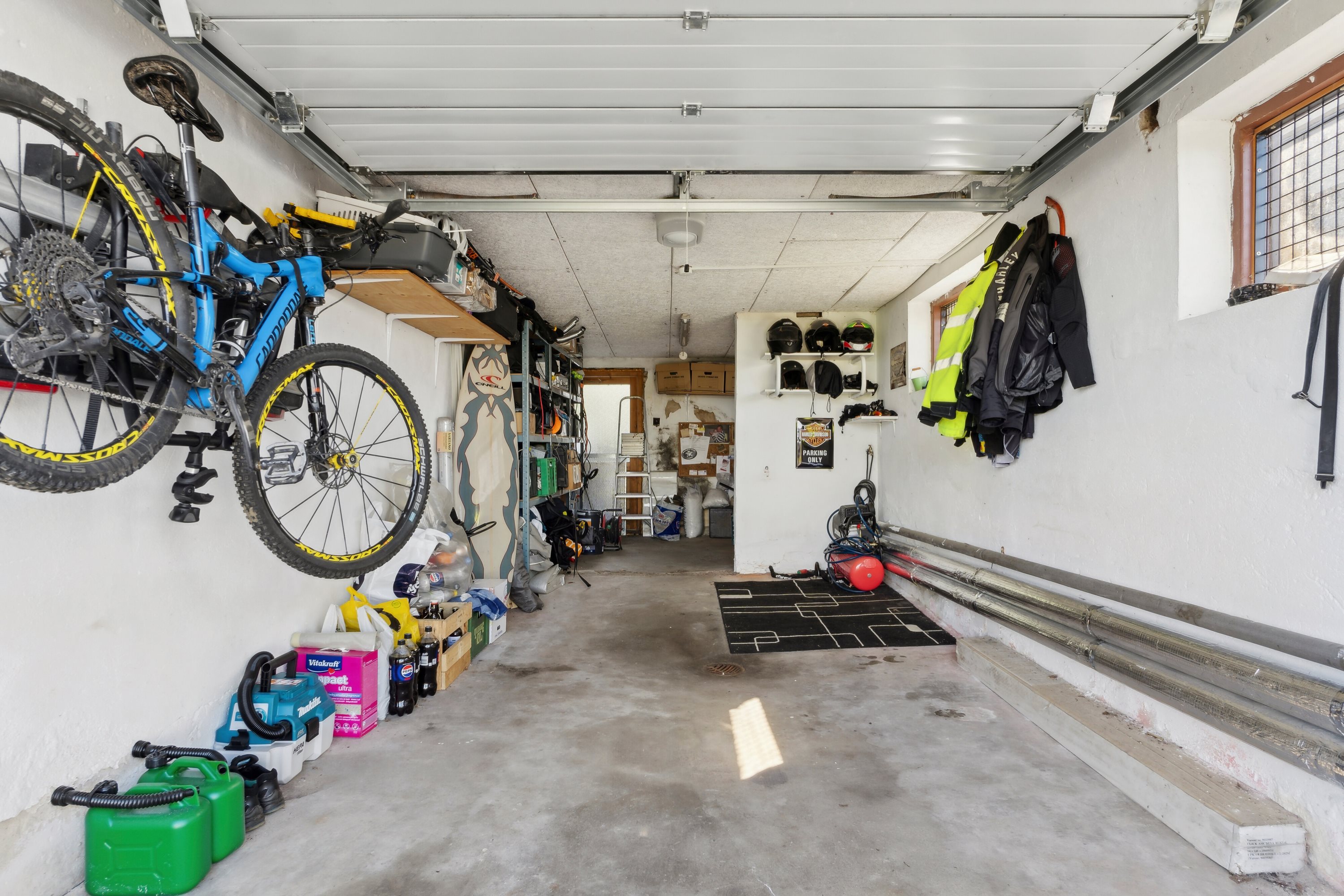 Fremhævet garage billede i fuldskærmstilstand. Billede af Nygade 78, 7430 Ikast