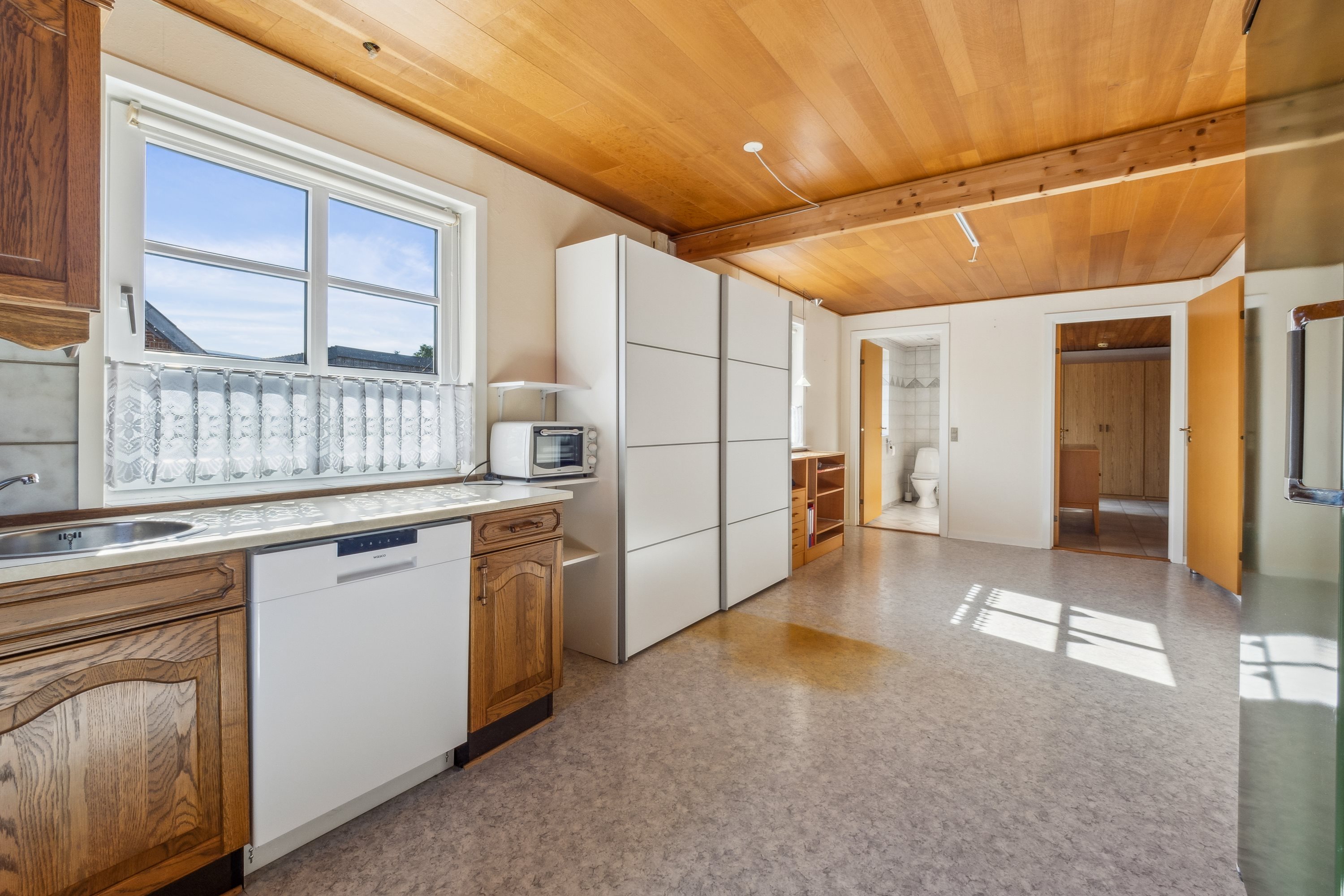 Fremhævet køkken billede i fuldskærmstilstand. Billede af Mælkevejen 16, Rønbjerg, 7800 Skive