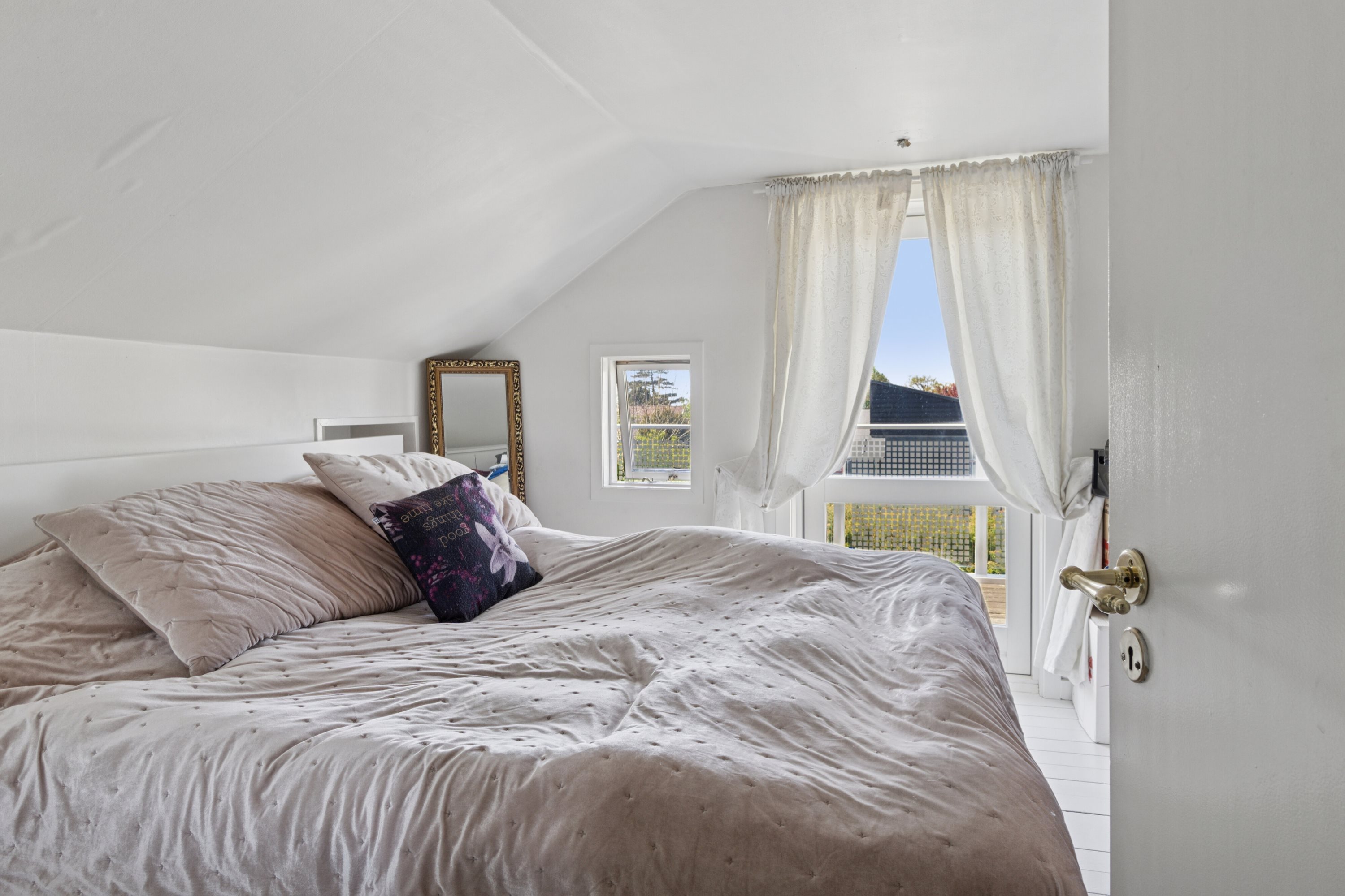 Fremhævet soveværelse billede i fuldskærmstilstand. Billede af Fasanvej 3, Kirke Stillinge, 4200 Slagelse