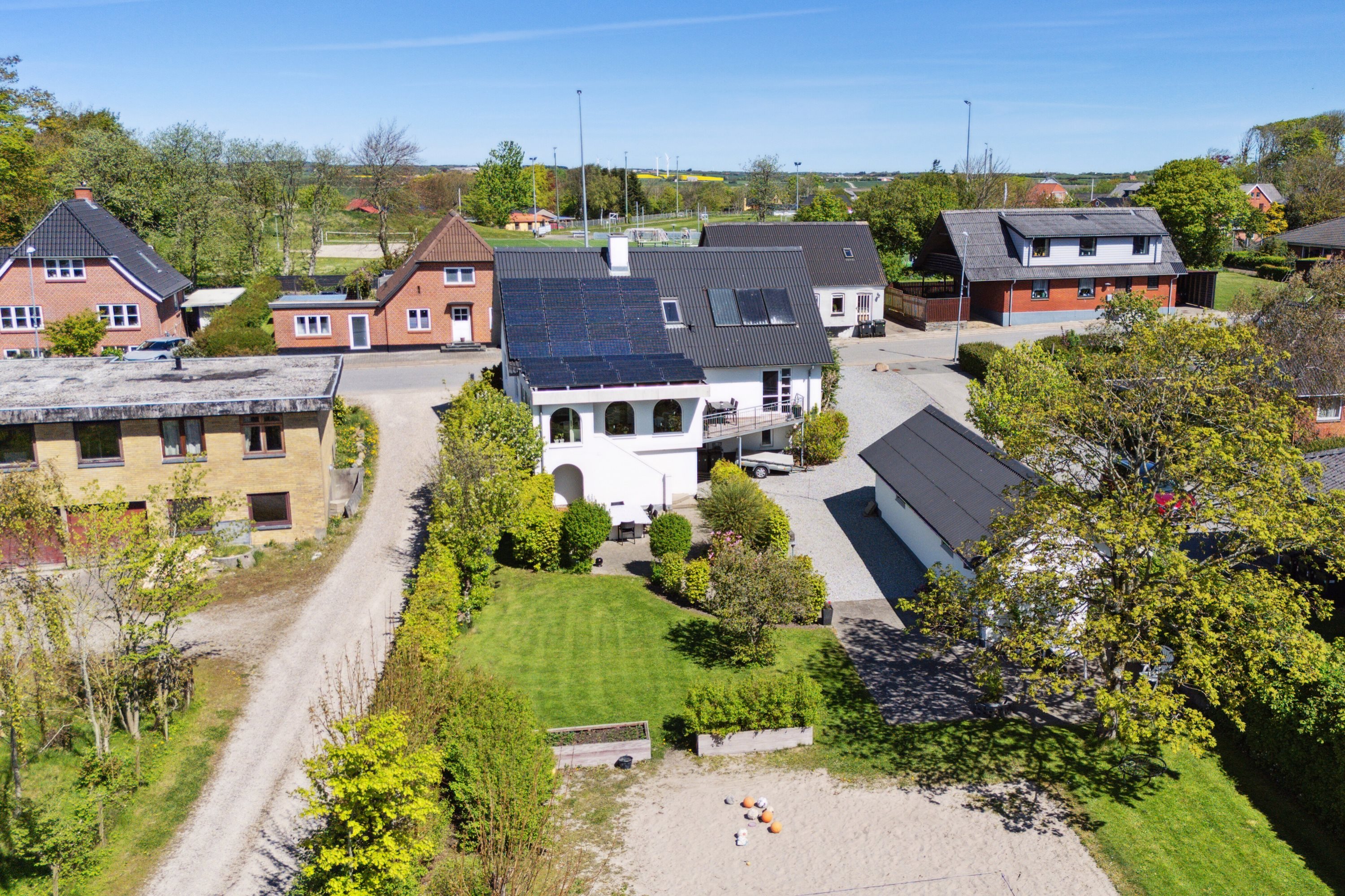 Fremhævet set fra vejen billede i fuldskærmstilstand. Billede af Borgergade 9, Koldby, 7752 Snedsted