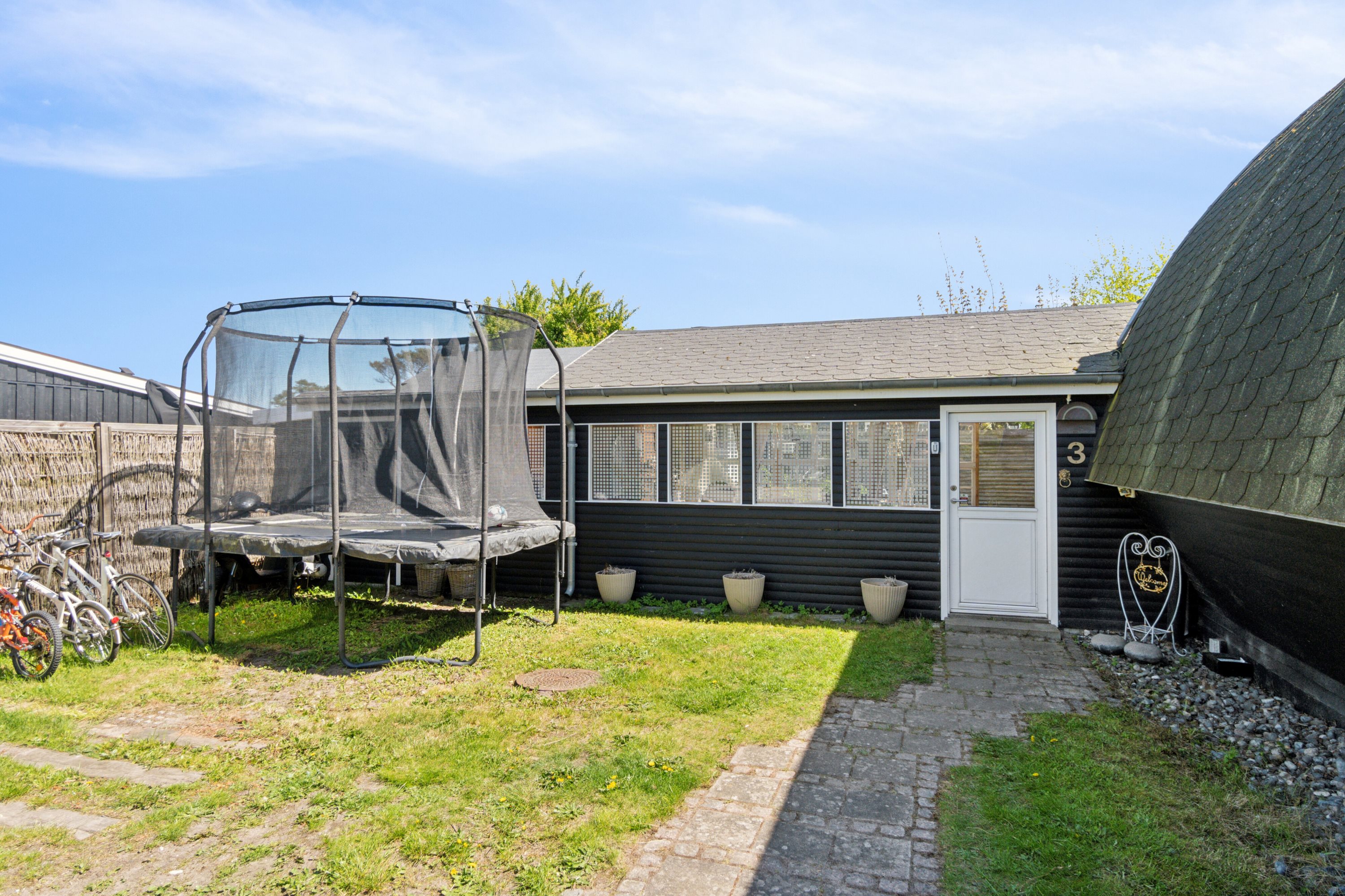 Fremhævet set fra haven billede i fuldskærmstilstand. Billede af Fasanvej 3, Kirke Stillinge, 4200 Slagelse