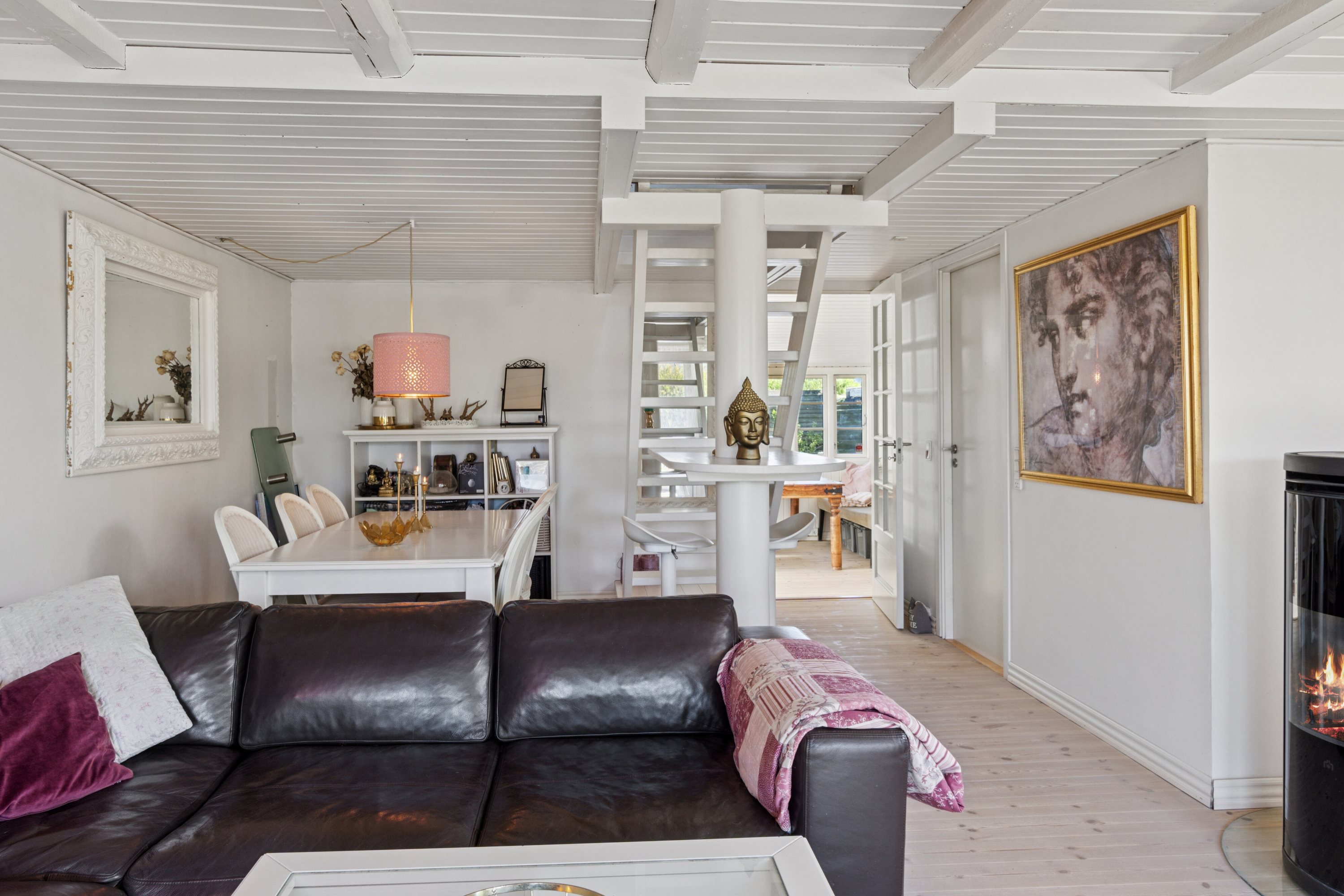 Fremhævet stue billede i fuldskærmstilstand. Billede af Fasanvej 3, Kirke Stillinge, 4200 Slagelse