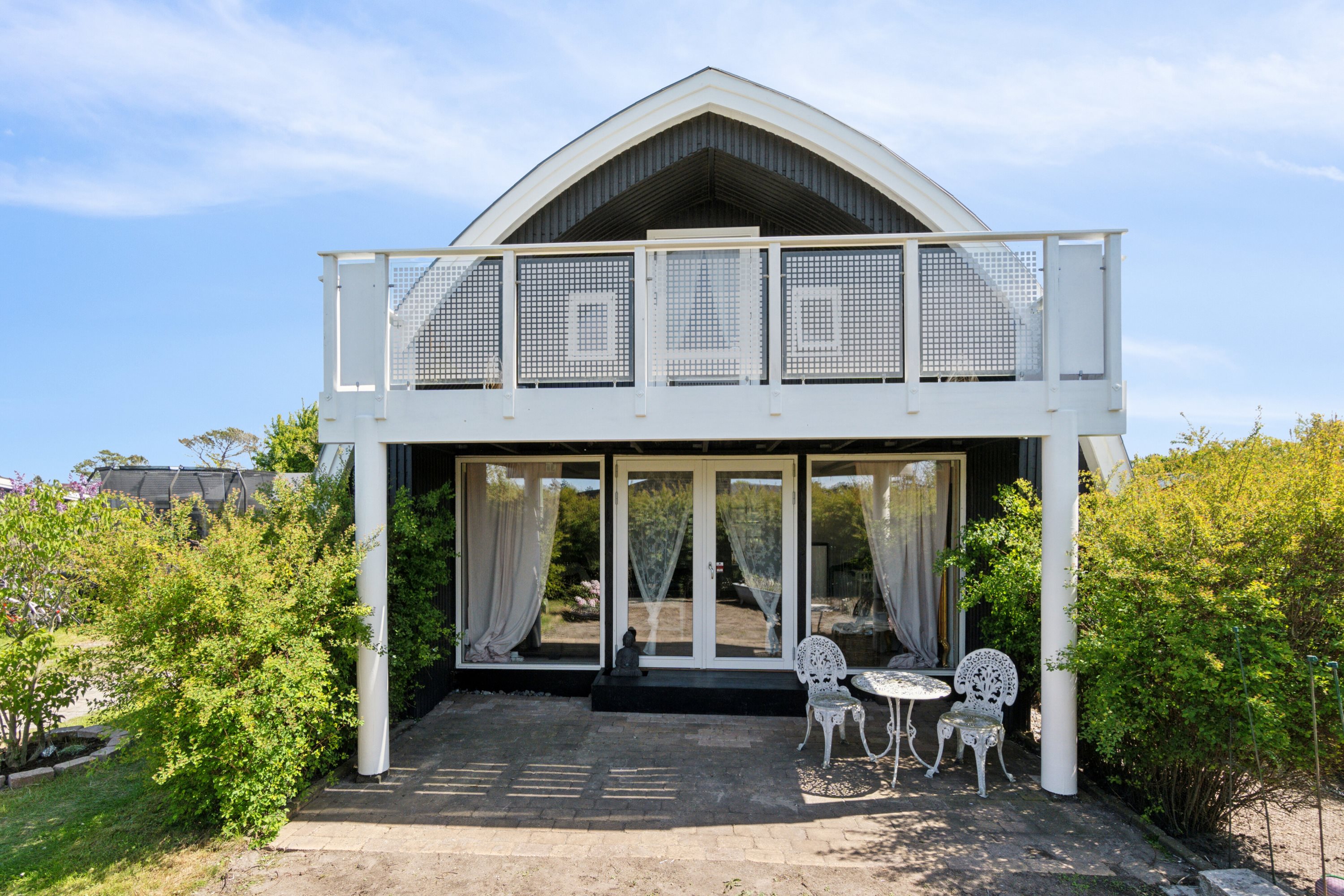 Fremhævet set fra vejen billede i fuldskærmstilstand. Billede af Fasanvej 3, Kirke Stillinge, 4200 Slagelse