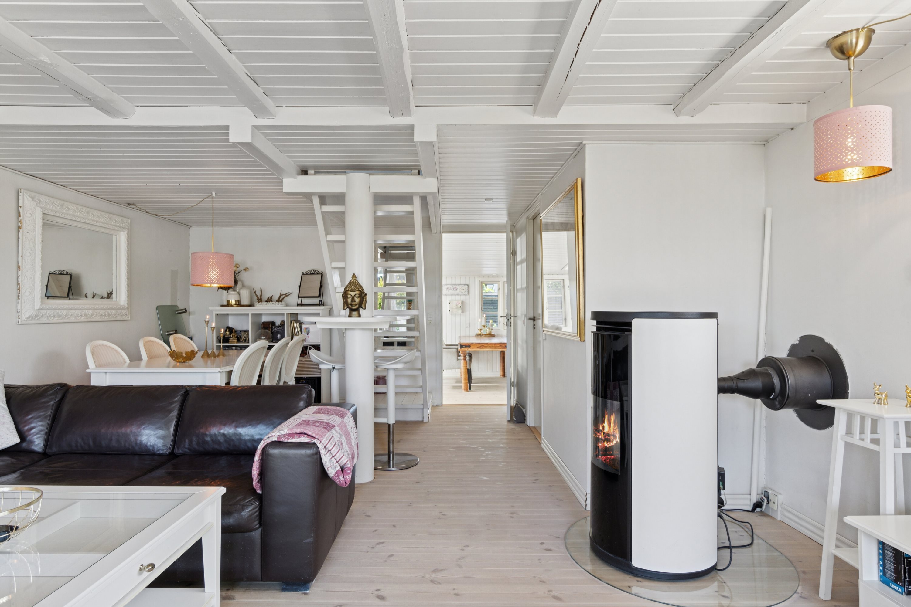 Fremhævet stue billede i fuldskærmstilstand. Billede af Fasanvej 3, Kirke Stillinge, 4200 Slagelse