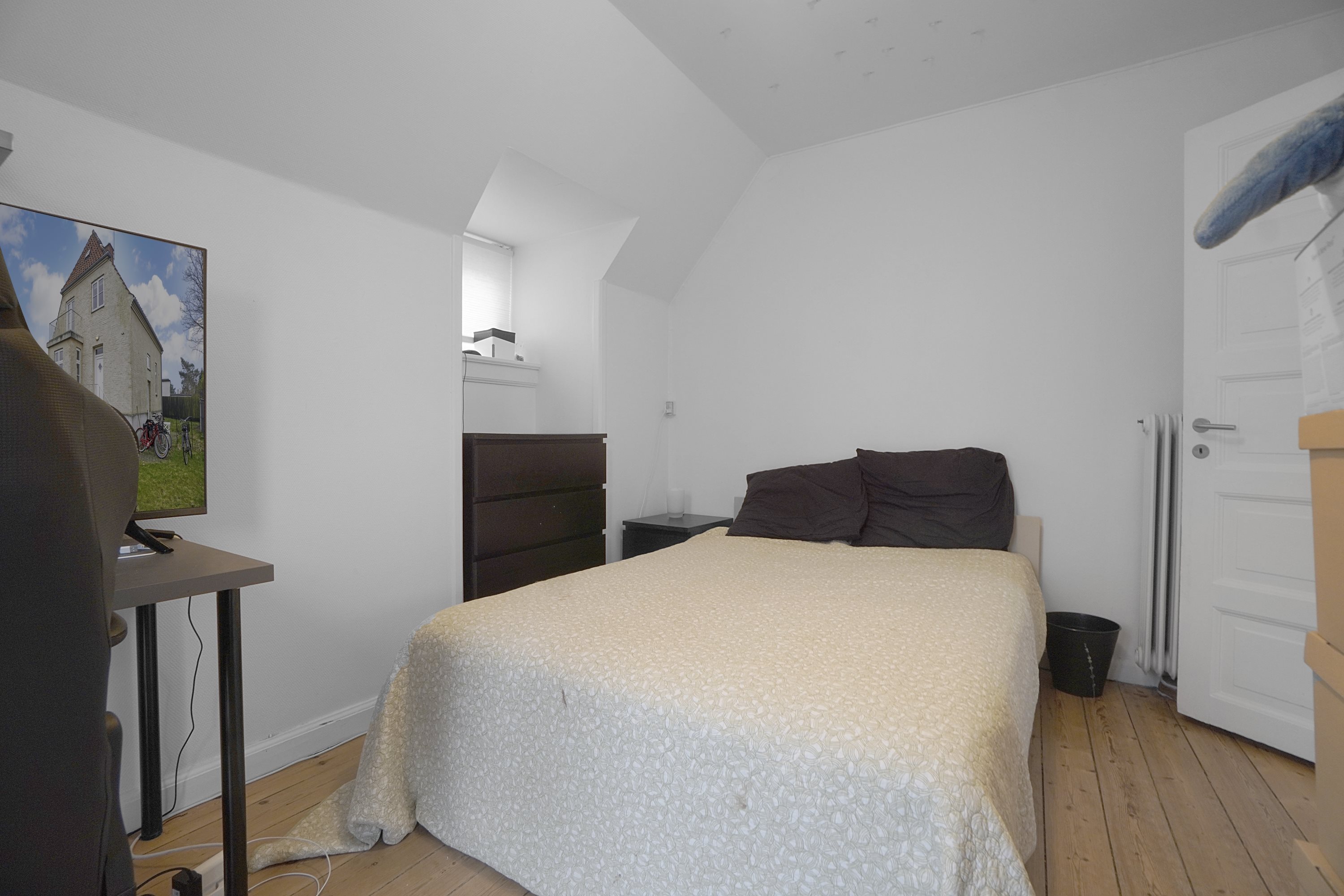 Fremhævet værelse billede i fuldskærmstilstand. Billede af Alrunevej 1, 2900 Hellerup