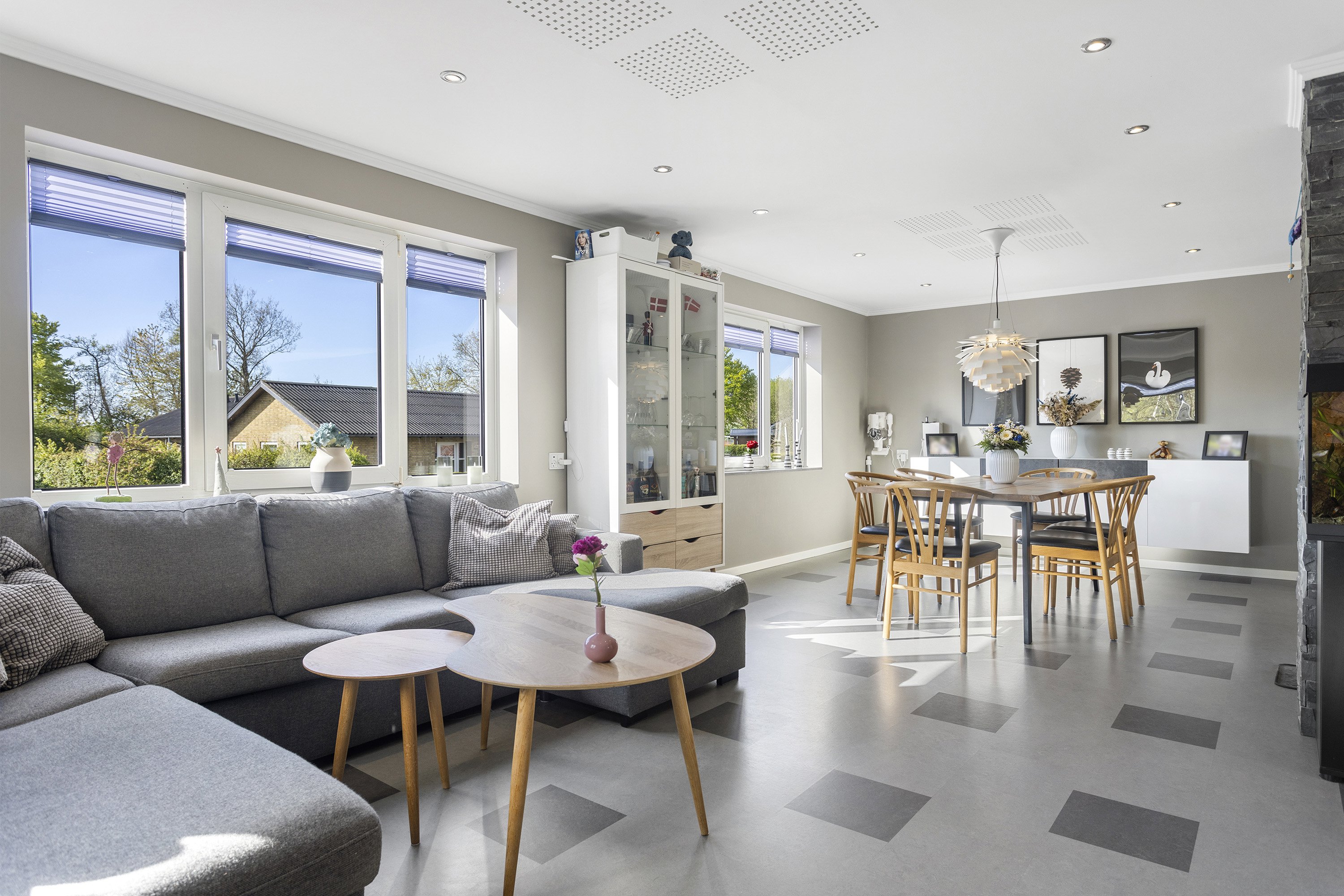 Fremhævet stue billede i fuldskærmstilstand. Billede af Tårsvej 58, Lendum, 9870 Sindal