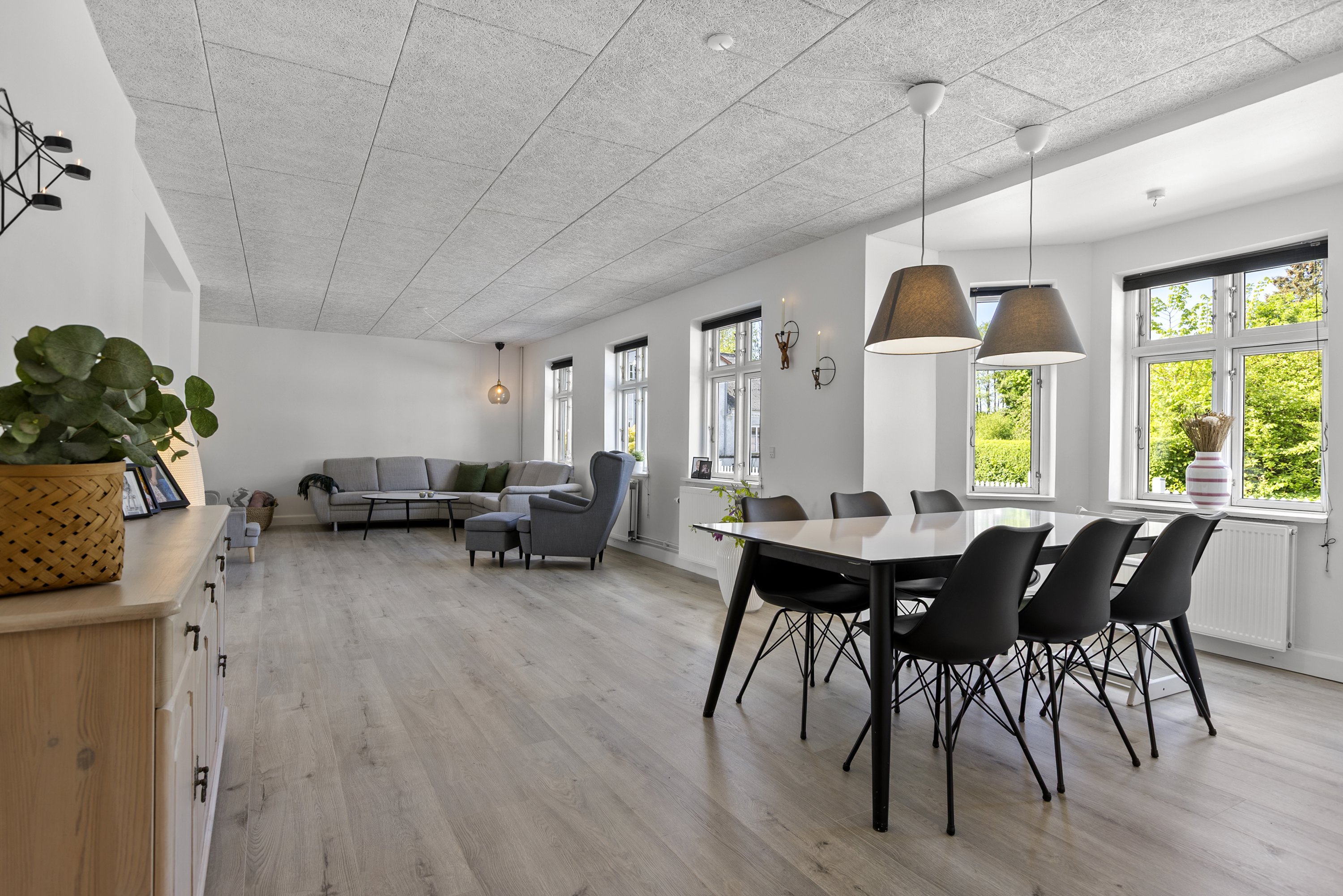 Fremhævet stue billede i fuldskærmstilstand. Billede af Banevej 2, 4293 Dianalund