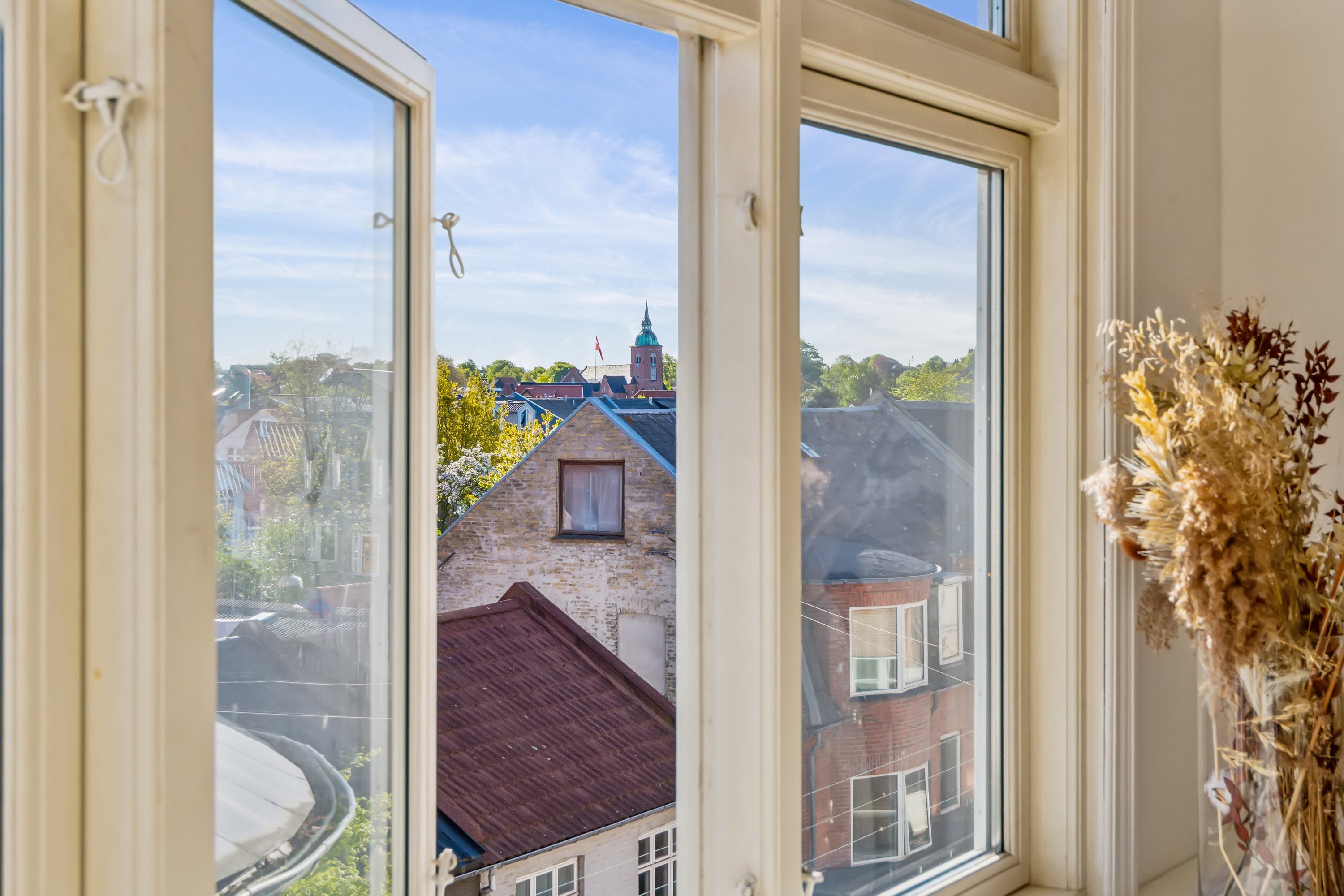 Fremhævet udsigt billede i fuldskærmstilstand. Billede af Hadsundvej 8, 3. tv., Vejgaard, 9000 Aalborg