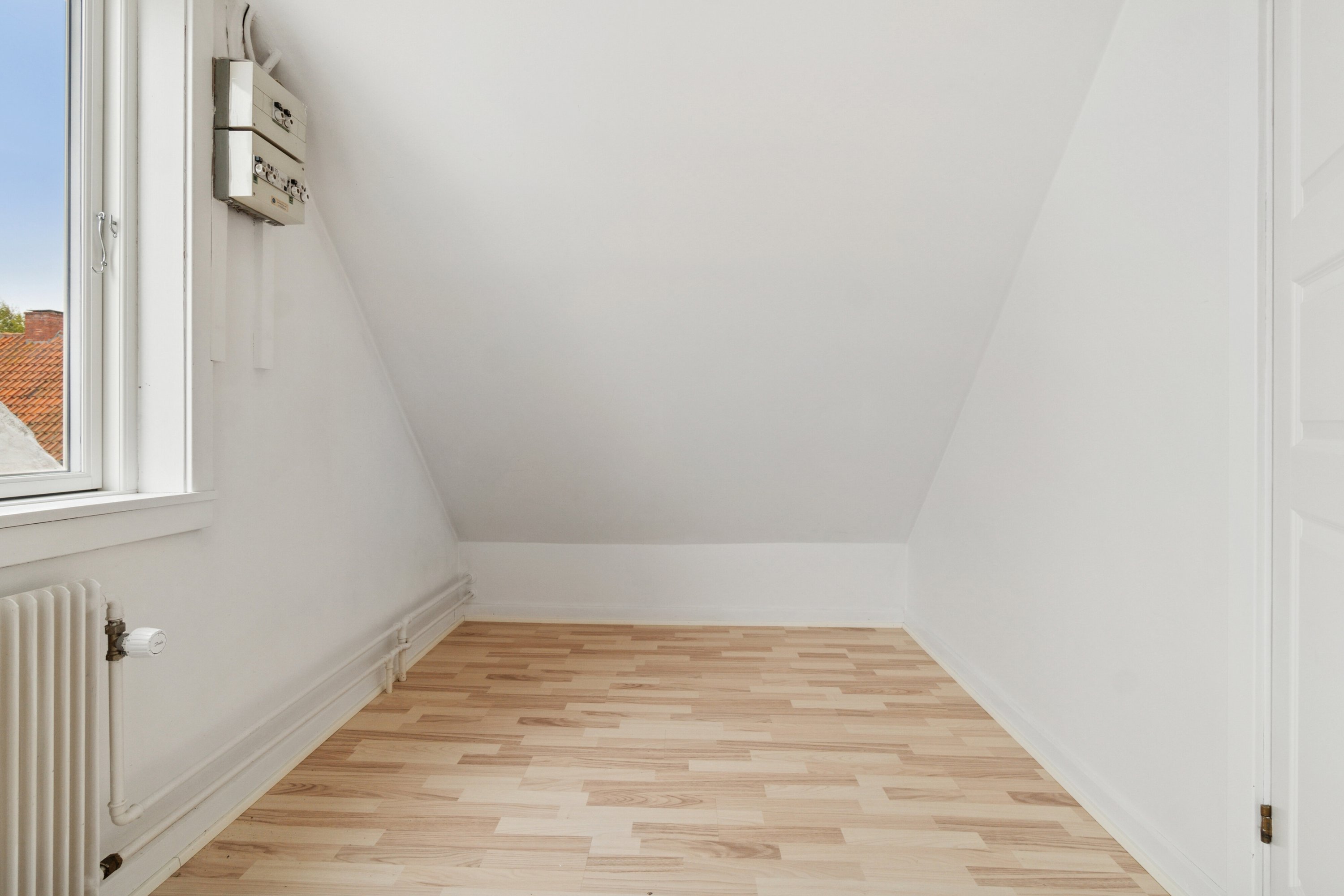 Fremhævet indendørs billede i fuldskærmstilstand. Billede af Ny Østergade 7, 3700 Rønne