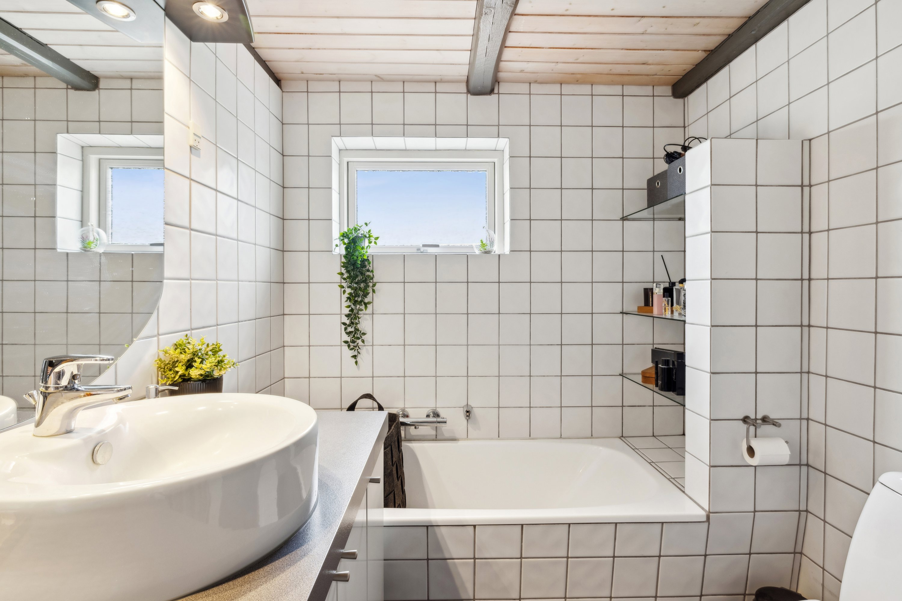 Fremhævet badeværelse billede i fuldskærmstilstand. Billede af Syrenvej 10, Pindstrup, 8550 Ryomgård