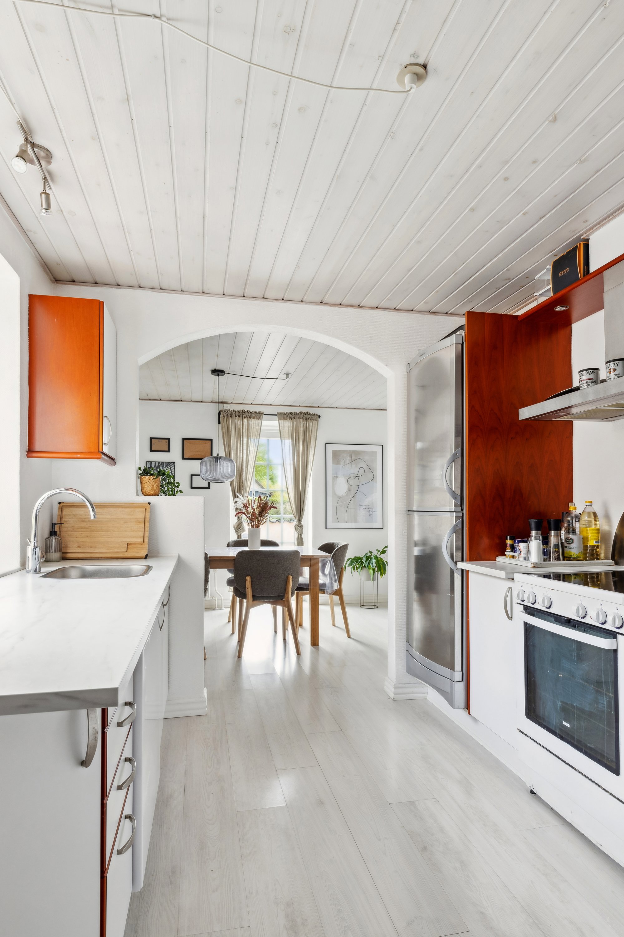 Fremhævet køkken billede i fuldskærmstilstand. Billede af Syrenvej 10, Pindstrup, 8550 Ryomgård