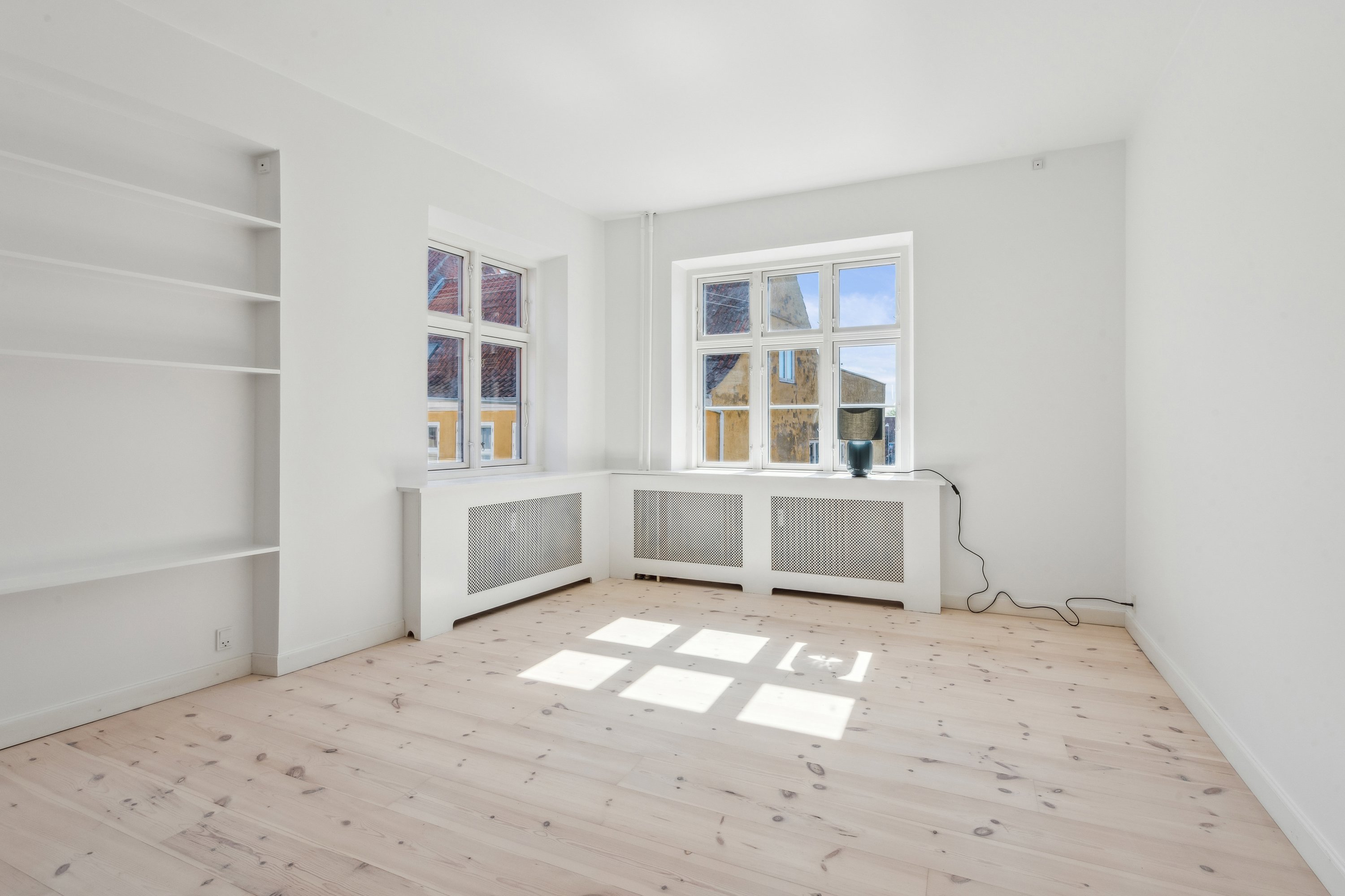 Fremhævet stue billede i fuldskærmstilstand. Billede af Strandgade 45A, 1. tv., 3000 Helsingør