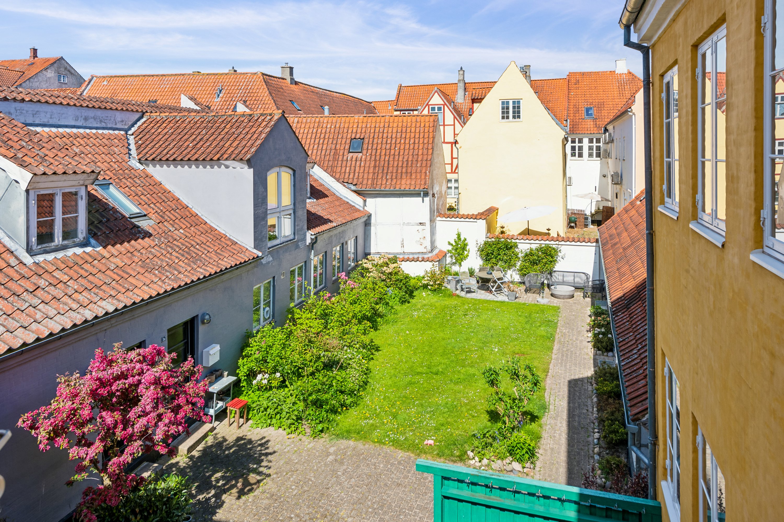 Fremhævet fælles gårdmiljø billede i fuldskærmstilstand. Billede af Strandgade 45A, 1. tv., 3000 Helsingør