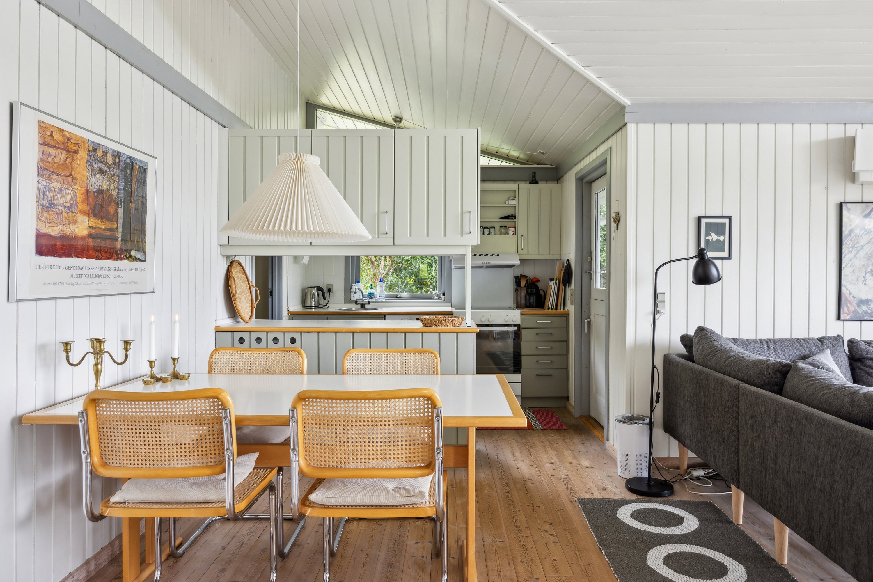 Fremhævet stue billede i fuldskærmstilstand. Billede af Tjørnevej 5, Handrup Strand, 8400 Ebeltoft