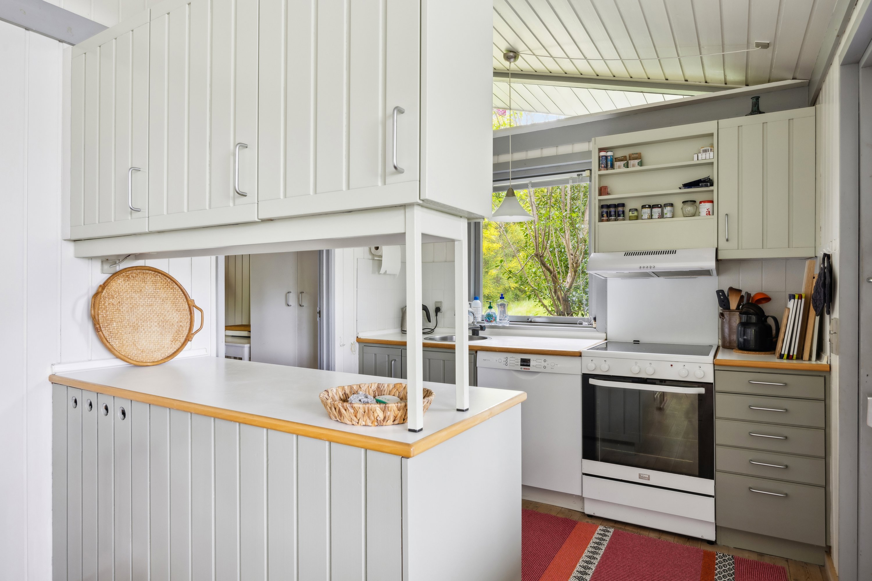 Fremhævet køkken billede i fuldskærmstilstand. Billede af Tjørnevej 5, Handrup Strand, 8400 Ebeltoft