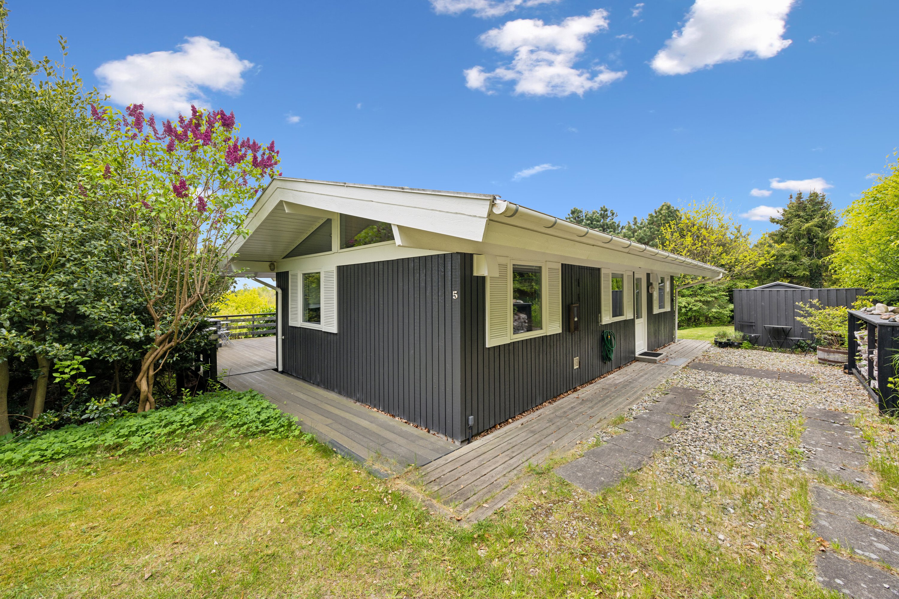 Fremhævet ejendom 1 billede i fuldskærmstilstand. Billede af Tjørnevej 5, Handrup Strand, 8400 Ebeltoft