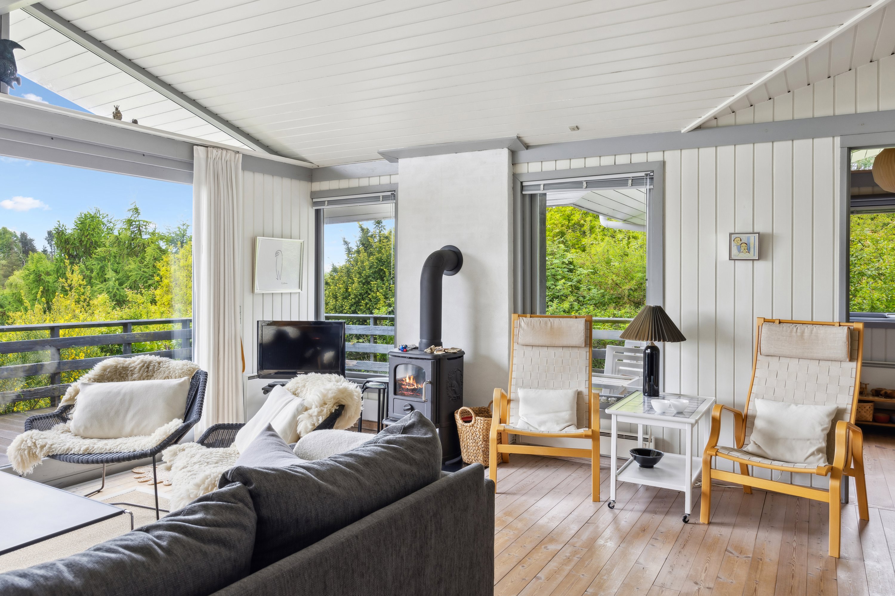 Fremhævet stue billede i fuldskærmstilstand. Billede af Tjørnevej 5, Handrup Strand, 8400 Ebeltoft