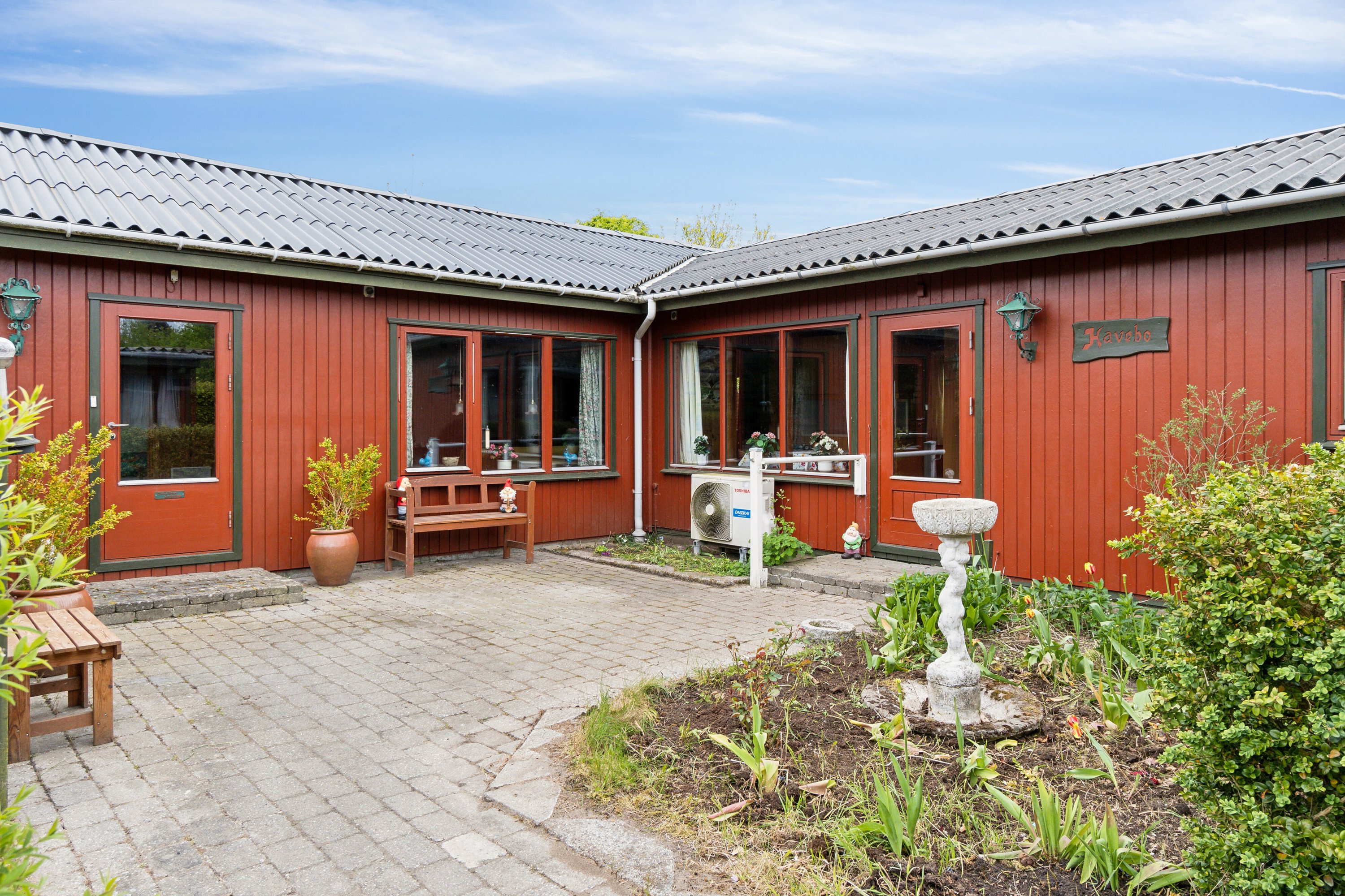 Fremhævet terrasse billede i fuldskærmstilstand. Billede af Olaf Poulsensvej 5, Evetofte, 3370 Melby