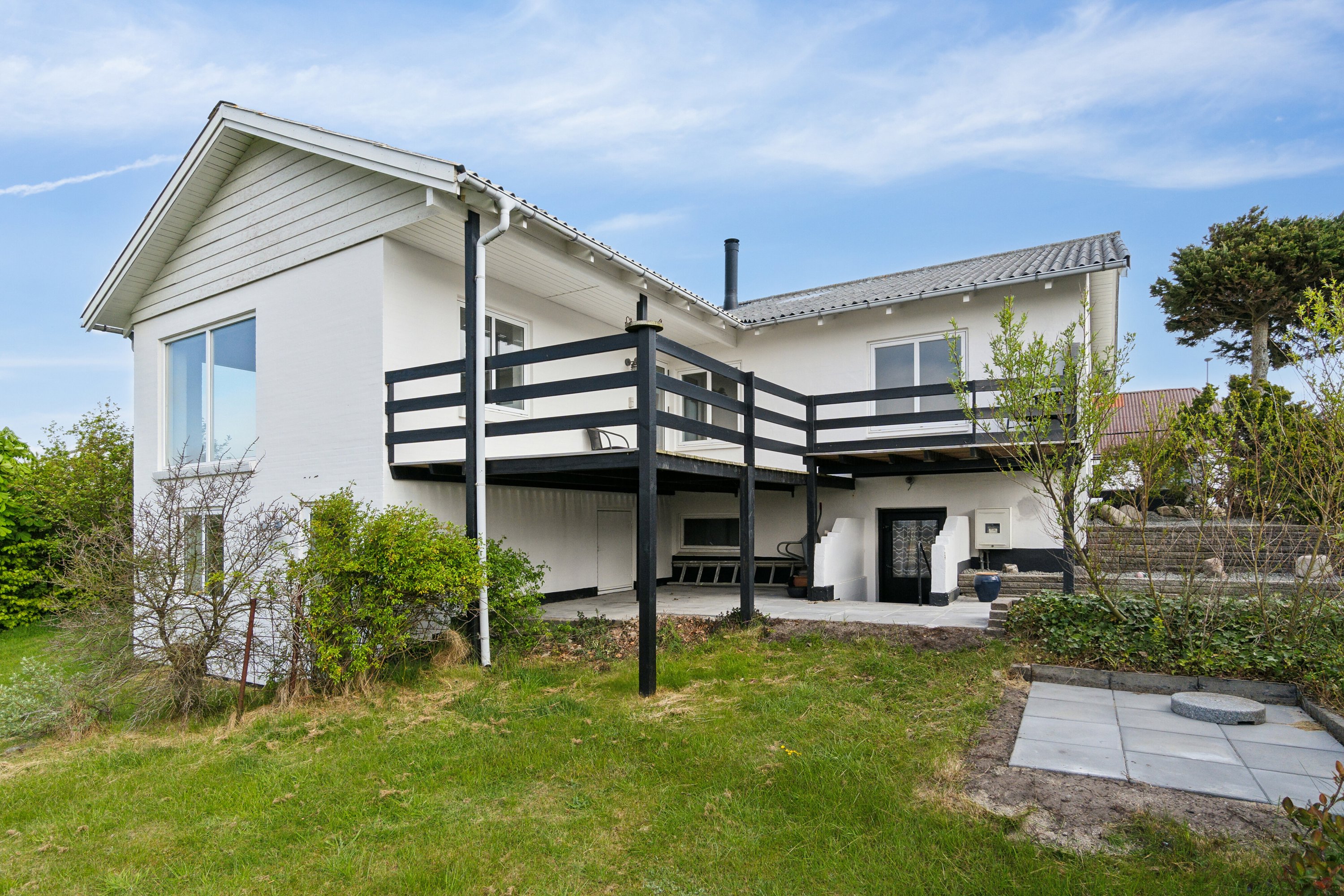 Fremhævet set fra haven billede i fuldskærmstilstand. Billede af Stenbjerg Kirke Vej 97A, Stenbjerg, 7752 Snedsted