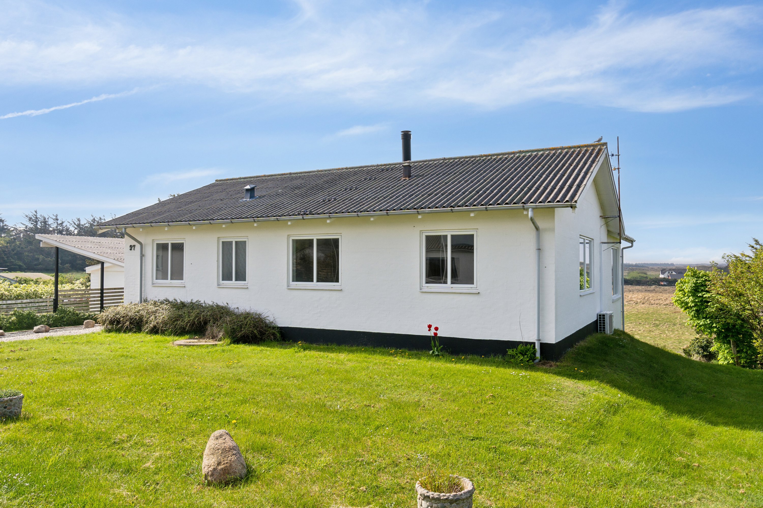 Fremhævet set fra haven billede i fuldskærmstilstand. Billede af Stenbjerg Kirke Vej 97A, Stenbjerg, 7752 Snedsted