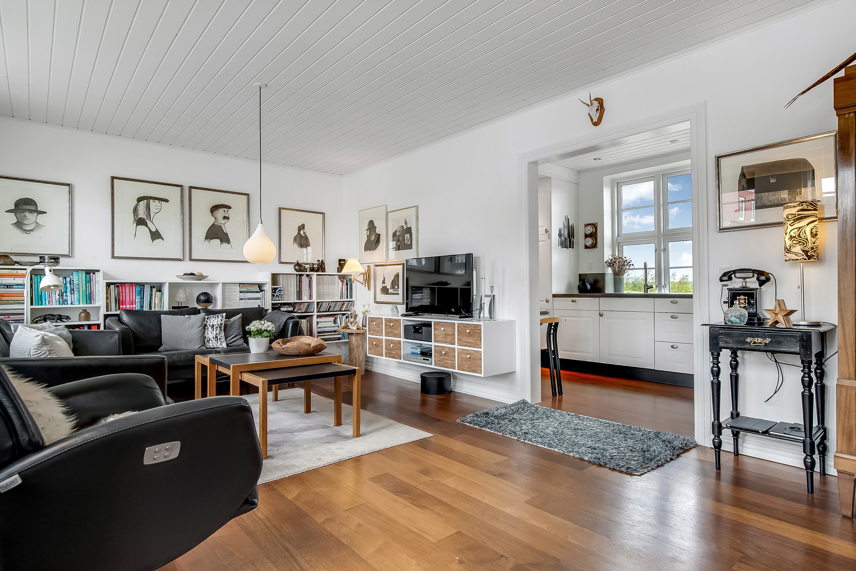 Fremhævet stue billede i fuldskærmstilstand. Billede af Smørhullet 18, Smørhullet, 7100 Vejle