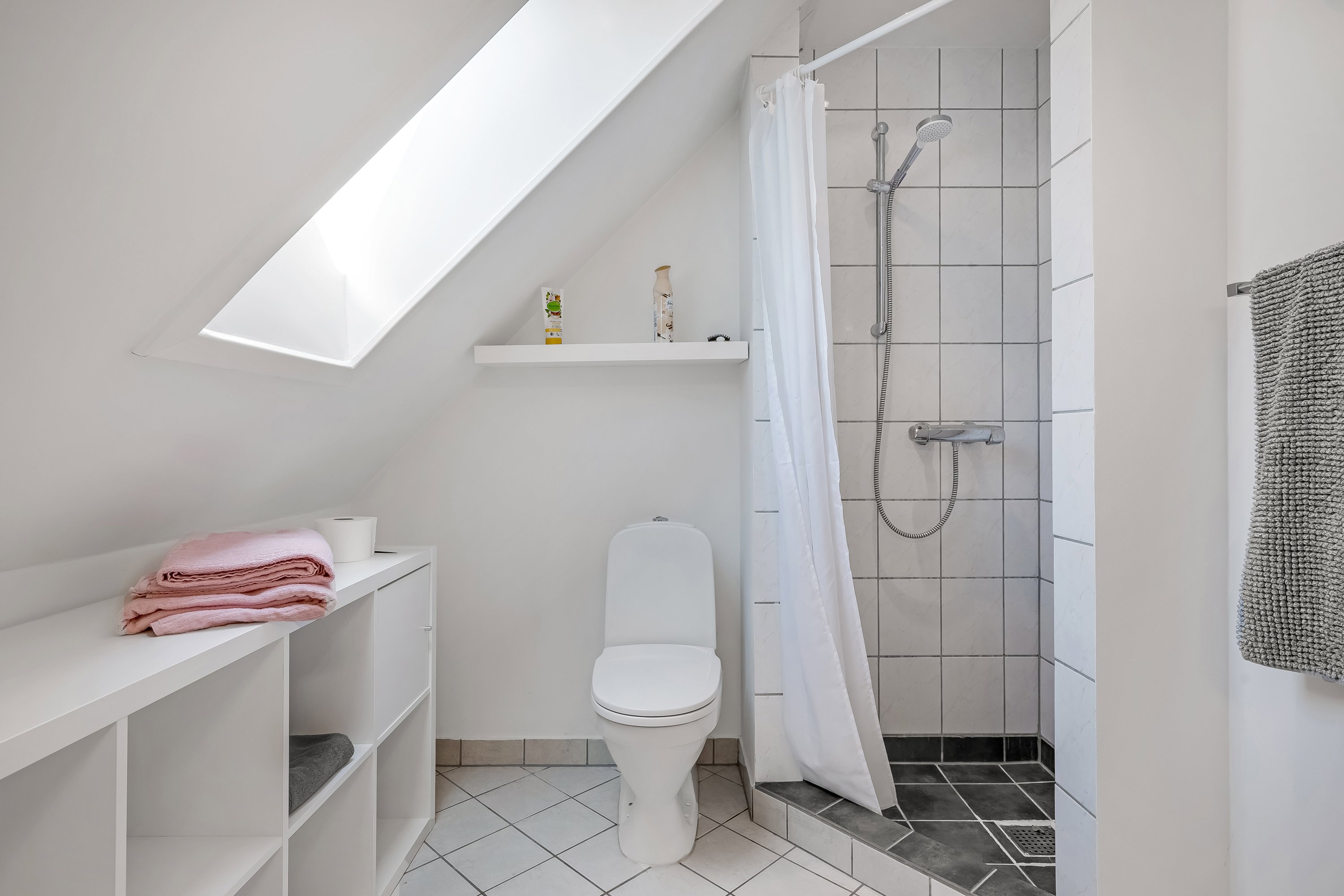 Fremhævet badeværelse billede i fuldskærmstilstand. Billede af Strædet 1, Møgeltønder, 6270 Tønder