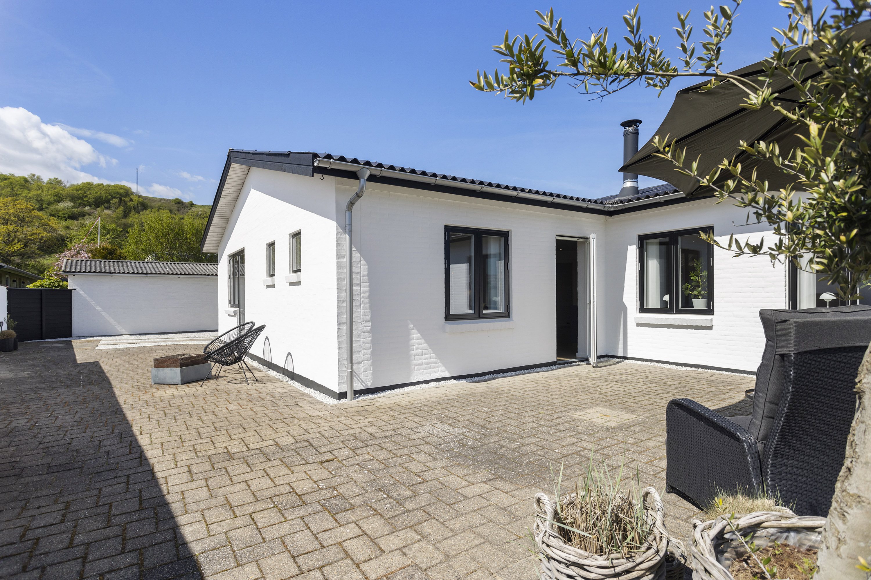 Fremhævet terrasse billede i fuldskærmstilstand. Billede af Gustav Wieds Vej 1, 9900 Frederikshavn