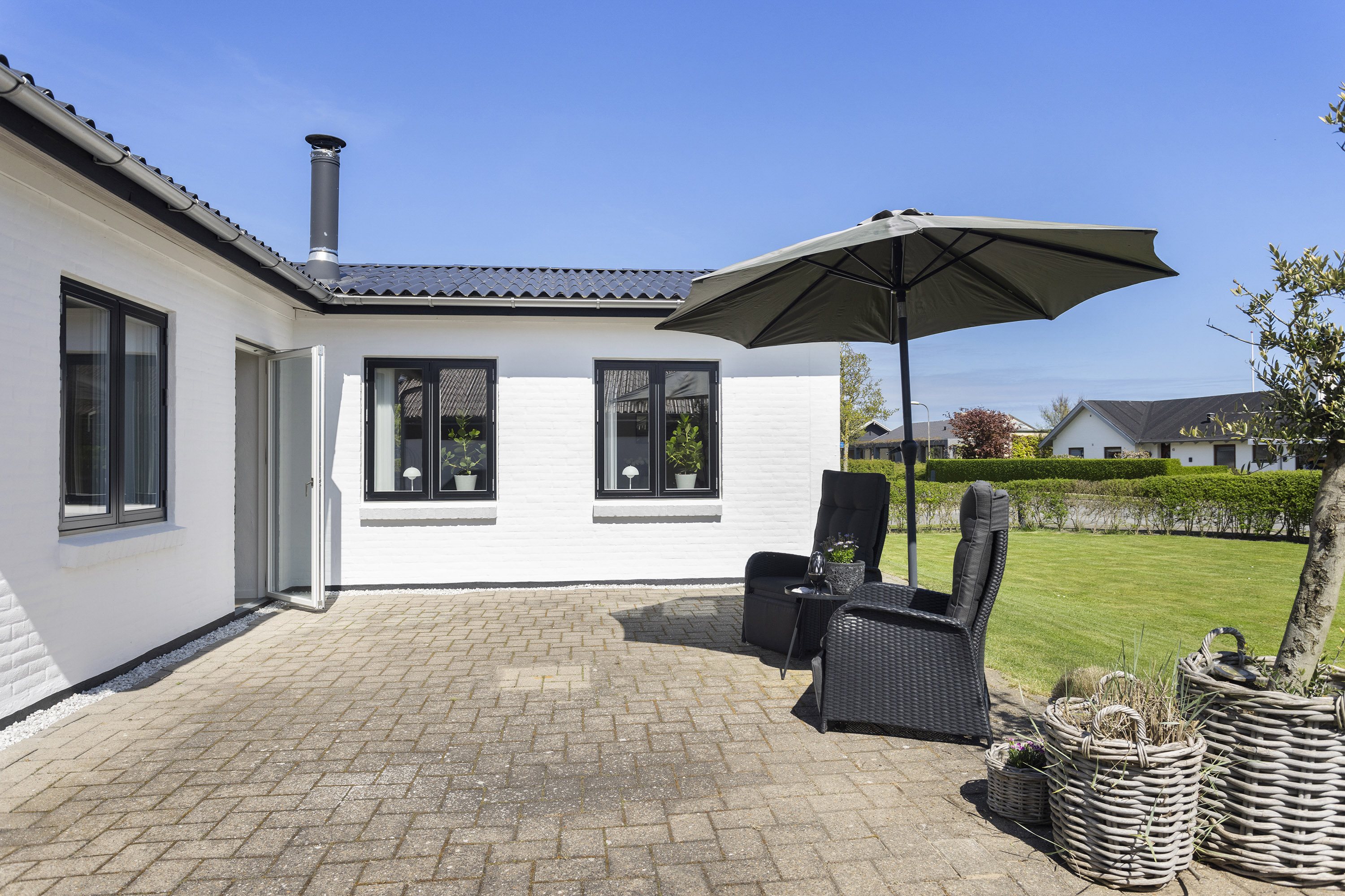 Fremhævet terrasse billede i fuldskærmstilstand. Billede af Gustav Wieds Vej 1, 9900 Frederikshavn