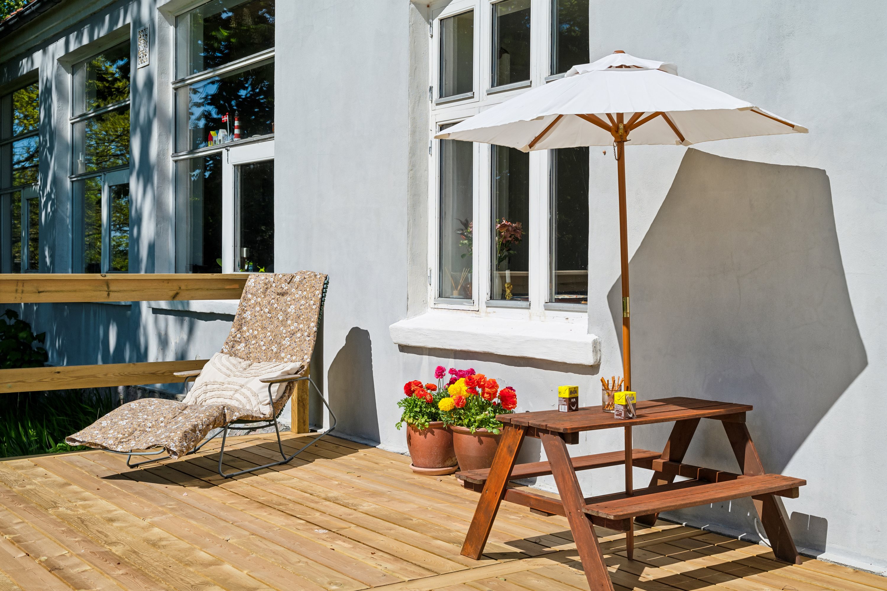 Fremhævet terrasse billede i fuldskærmstilstand. Billede af Birkehøjvej 5, Attrup, 8444 Balle