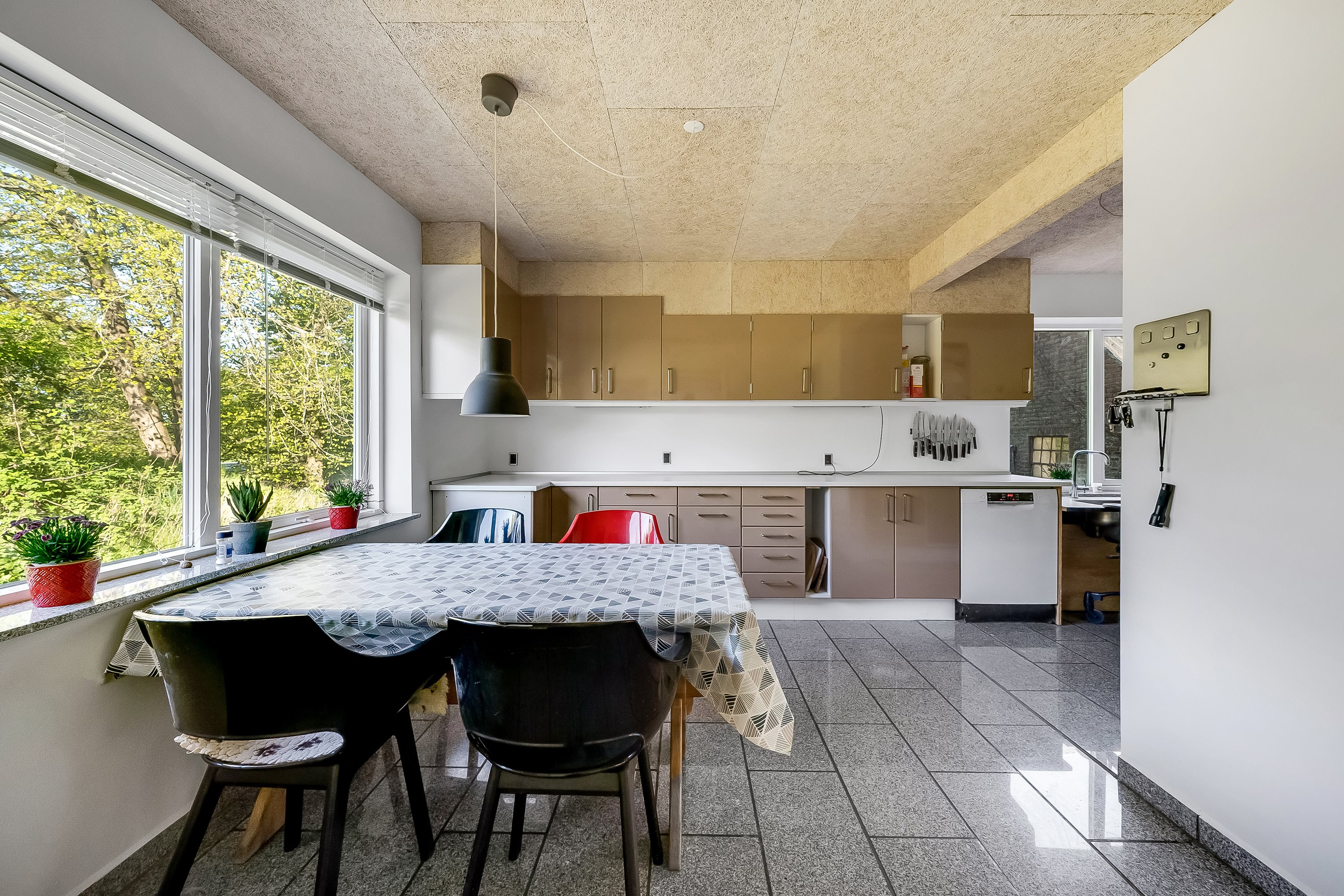 Fremhævet køkken billede i fuldskærmstilstand. Billede af Vejlevej 119, Hoven, 6880 Tarm