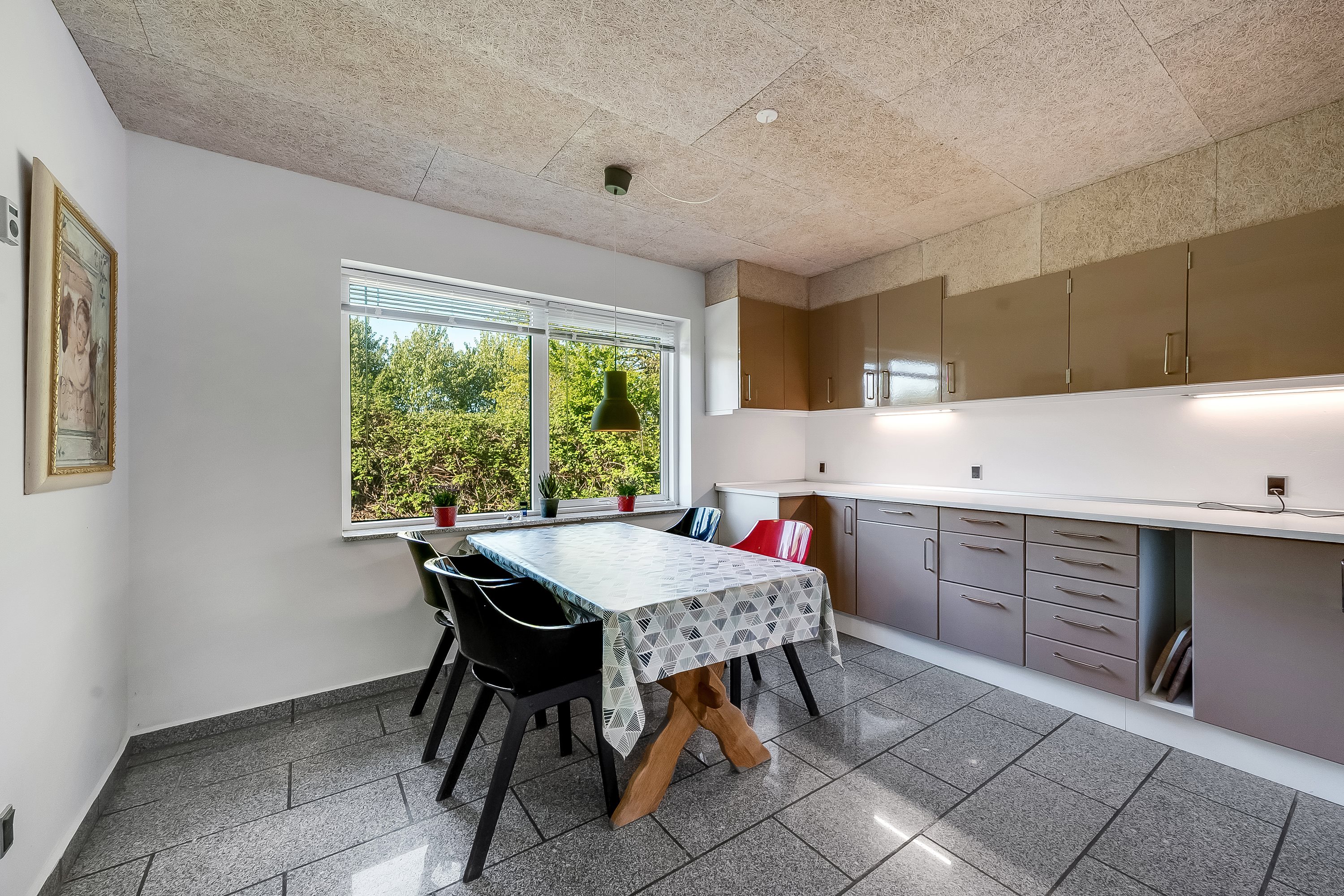 Fremhævet køkken billede i fuldskærmstilstand. Billede af Vejlevej 119, Hoven, 6880 Tarm