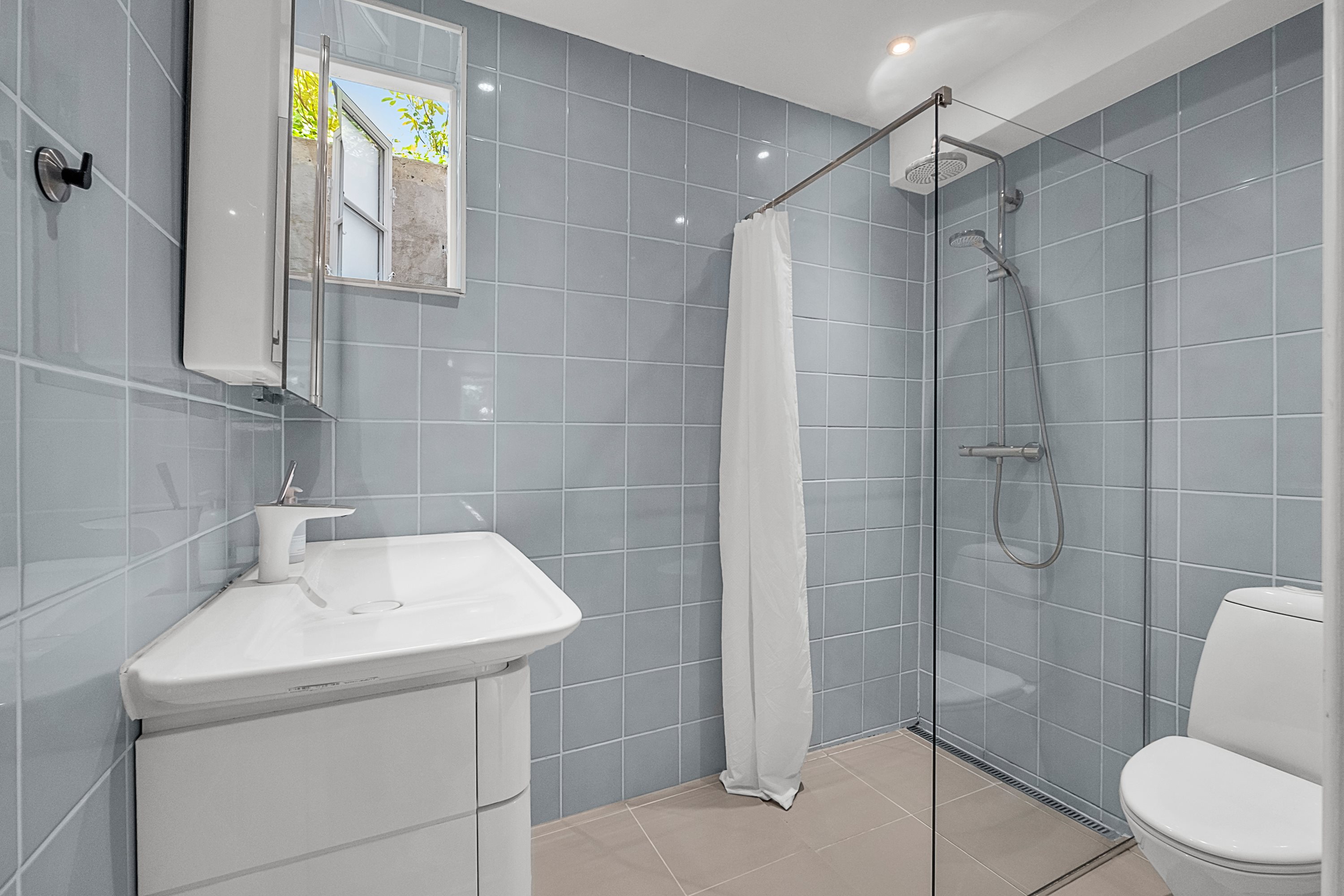 Fremhævet badeværelse billede i fuldskærmstilstand. Billede af Eugen Warmings Vej 5, 8000 Aarhus C