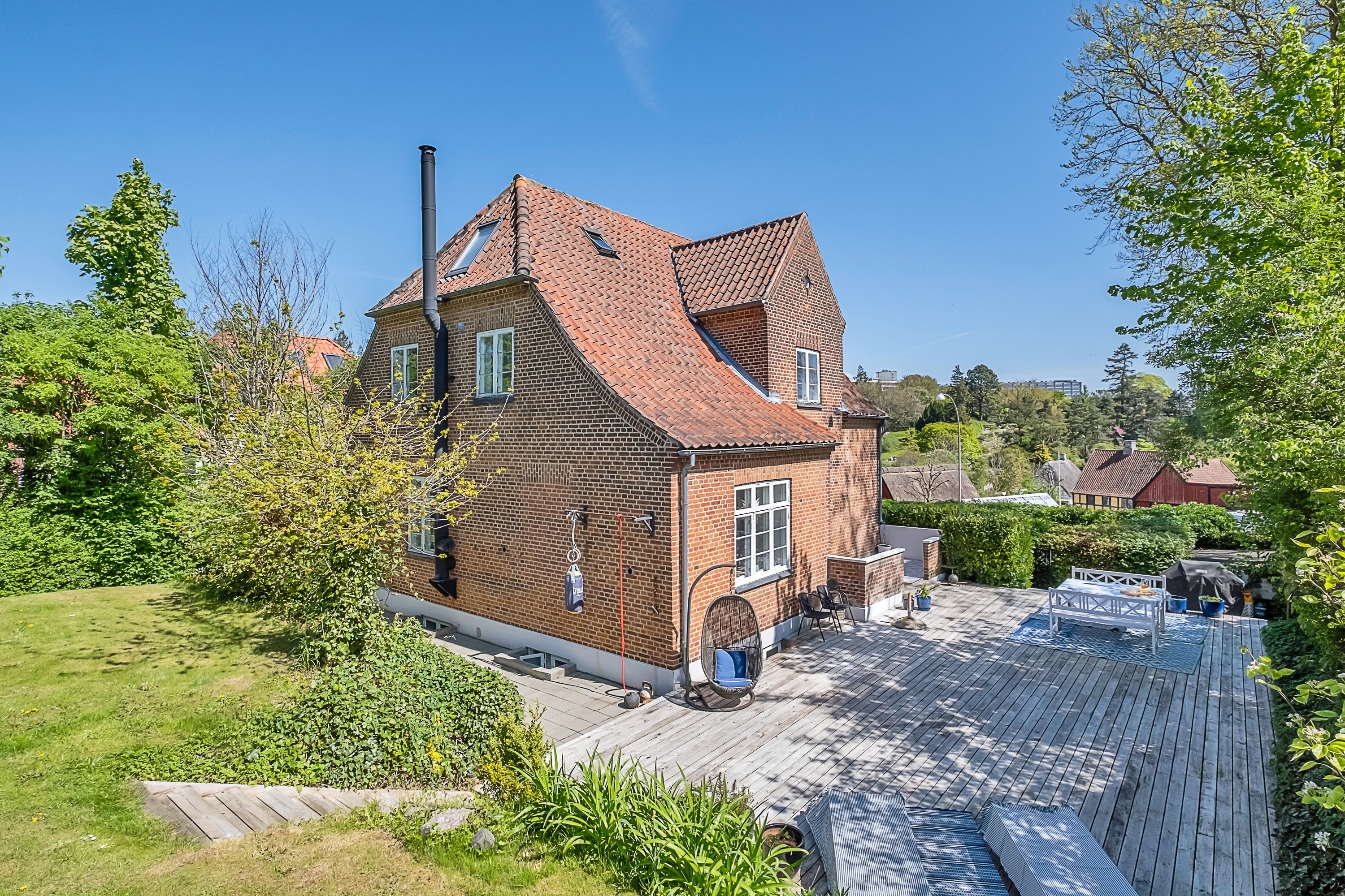 Fremhævet luftfoto billede i fuldskærmstilstand. Billede af Eugen Warmings Vej 5, 8000 Aarhus C