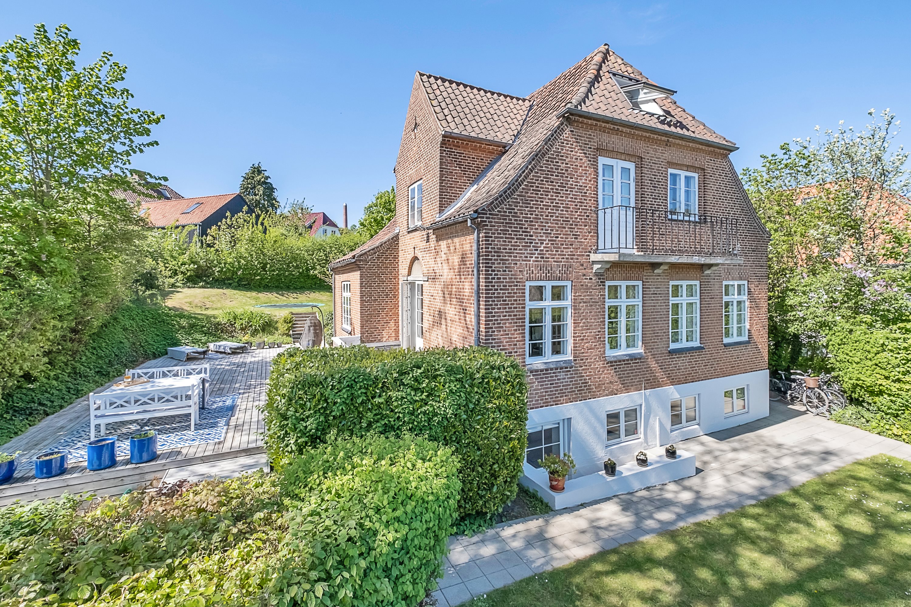 Fremhævet facade billede i fuldskærmstilstand. Billede af Eugen Warmings Vej 5, 8000 Aarhus C