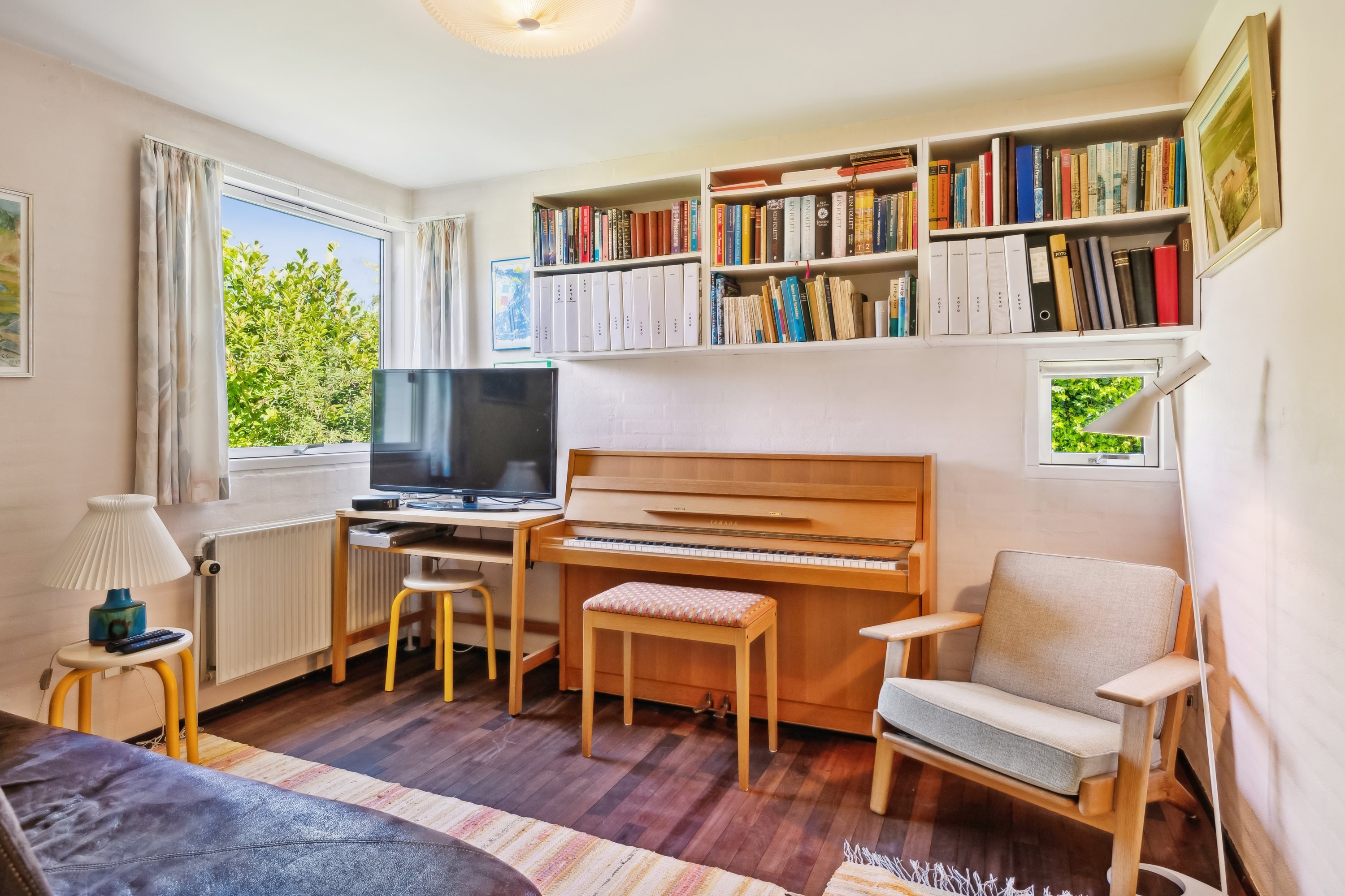 Fremhævet stue billede i fuldskærmstilstand. Billede af Birkevej 15, 8240 Risskov