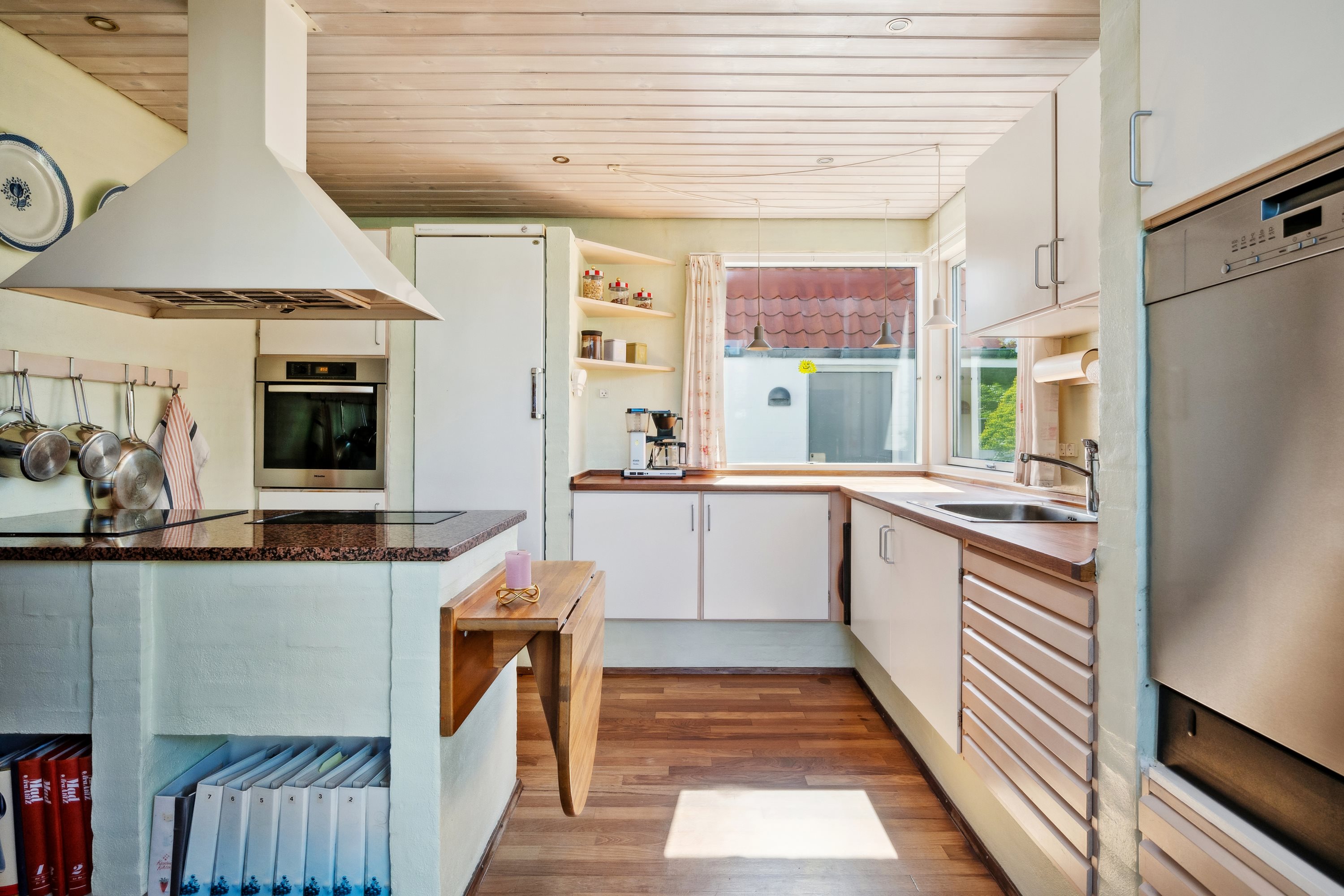 Fremhævet køkken billede i fuldskærmstilstand. Billede af Birkevej 15, 8240 Risskov