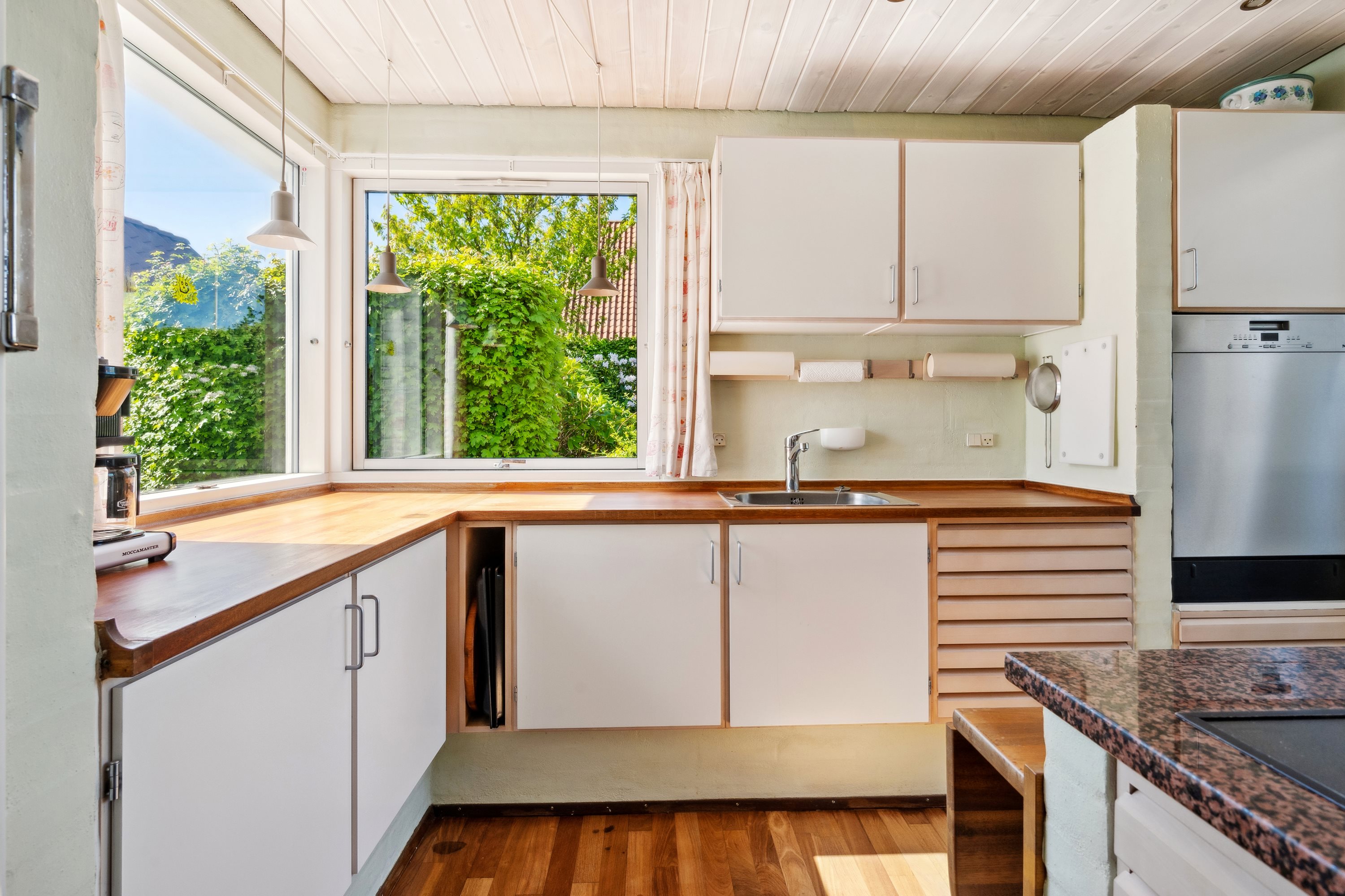 Fremhævet køkken billede i fuldskærmstilstand. Billede af Birkevej 15, 8240 Risskov